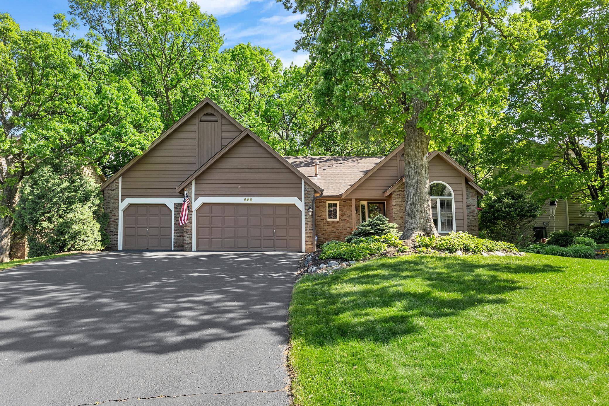 Eagan, MN 55123,685 Stonewood RD