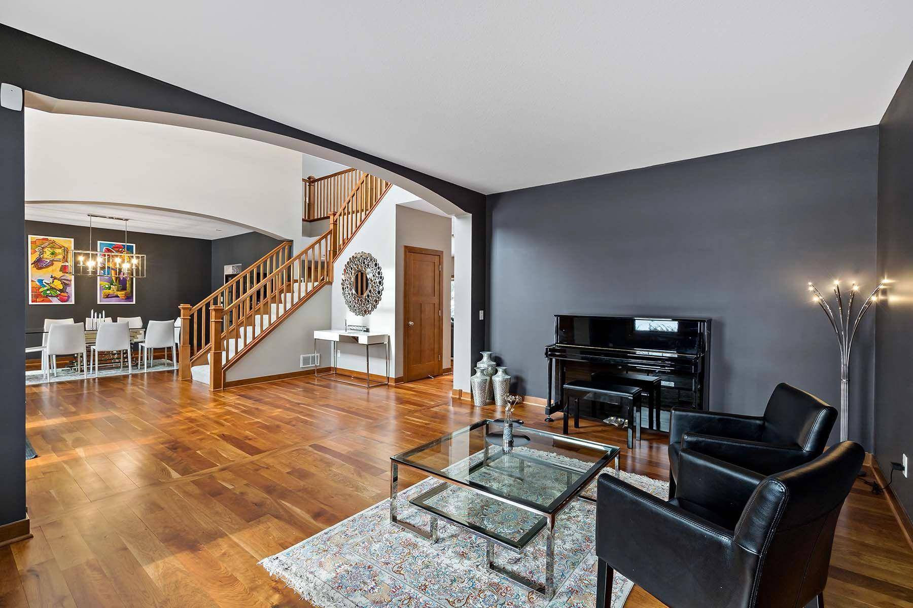 Eden Prairie, MN 55347,9239 Gateway LN