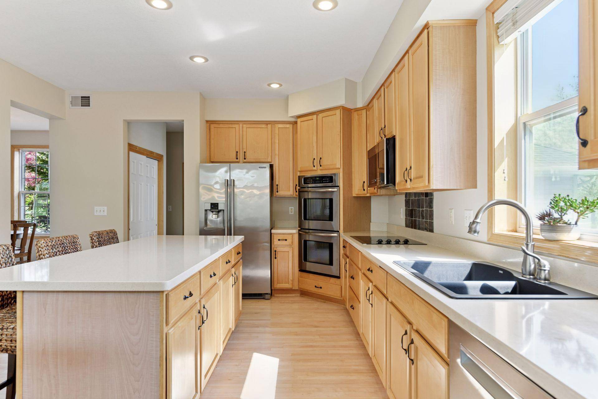Chanhassen, MN 55317,525 Greenview DR