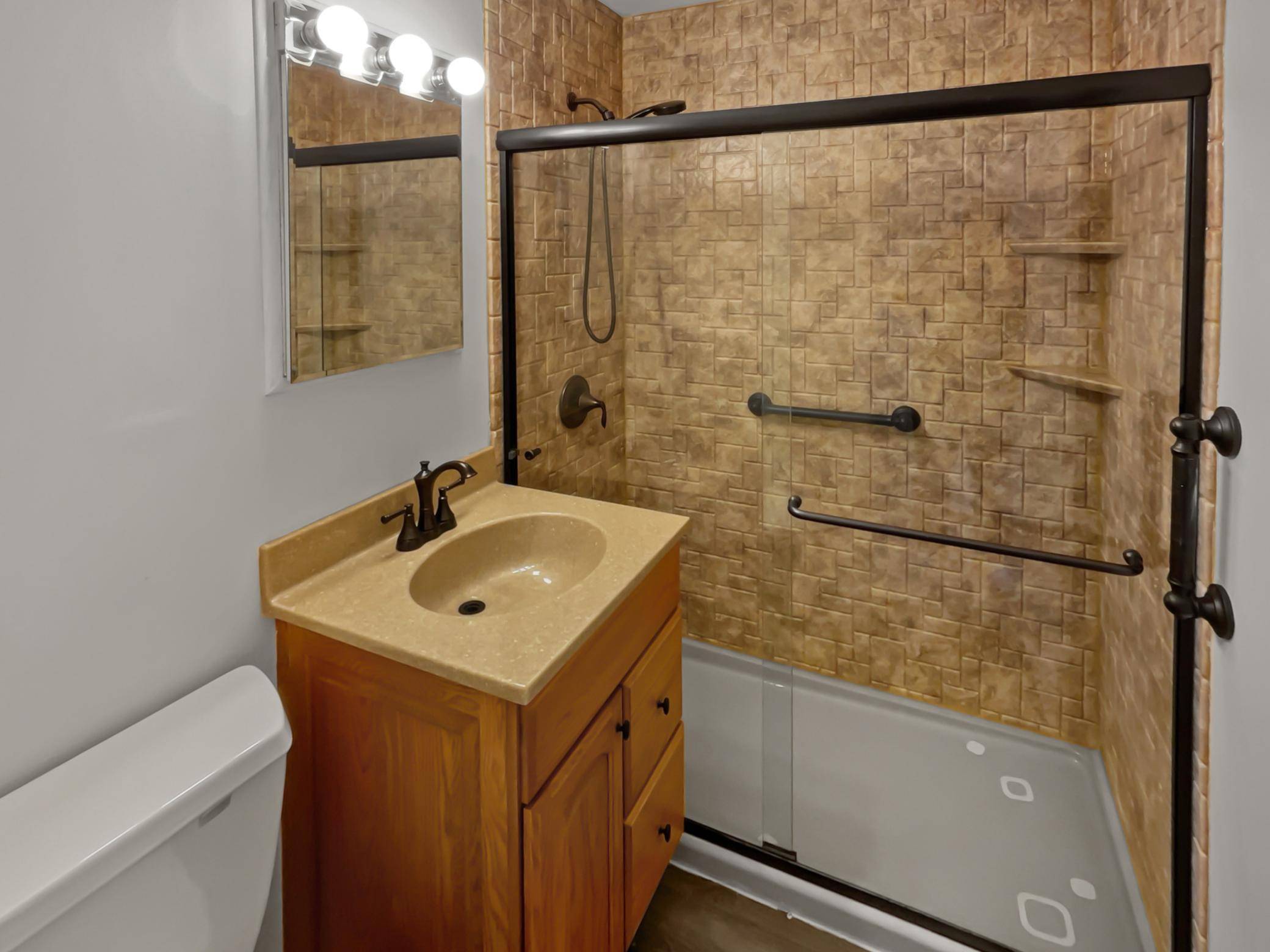 Mounds View, MN 55112,7493 Groveland RD