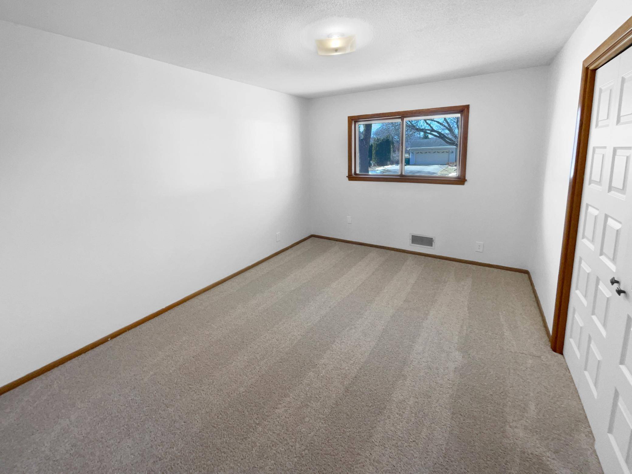 West Saint Paul, MN 55118,69 Langer CIR