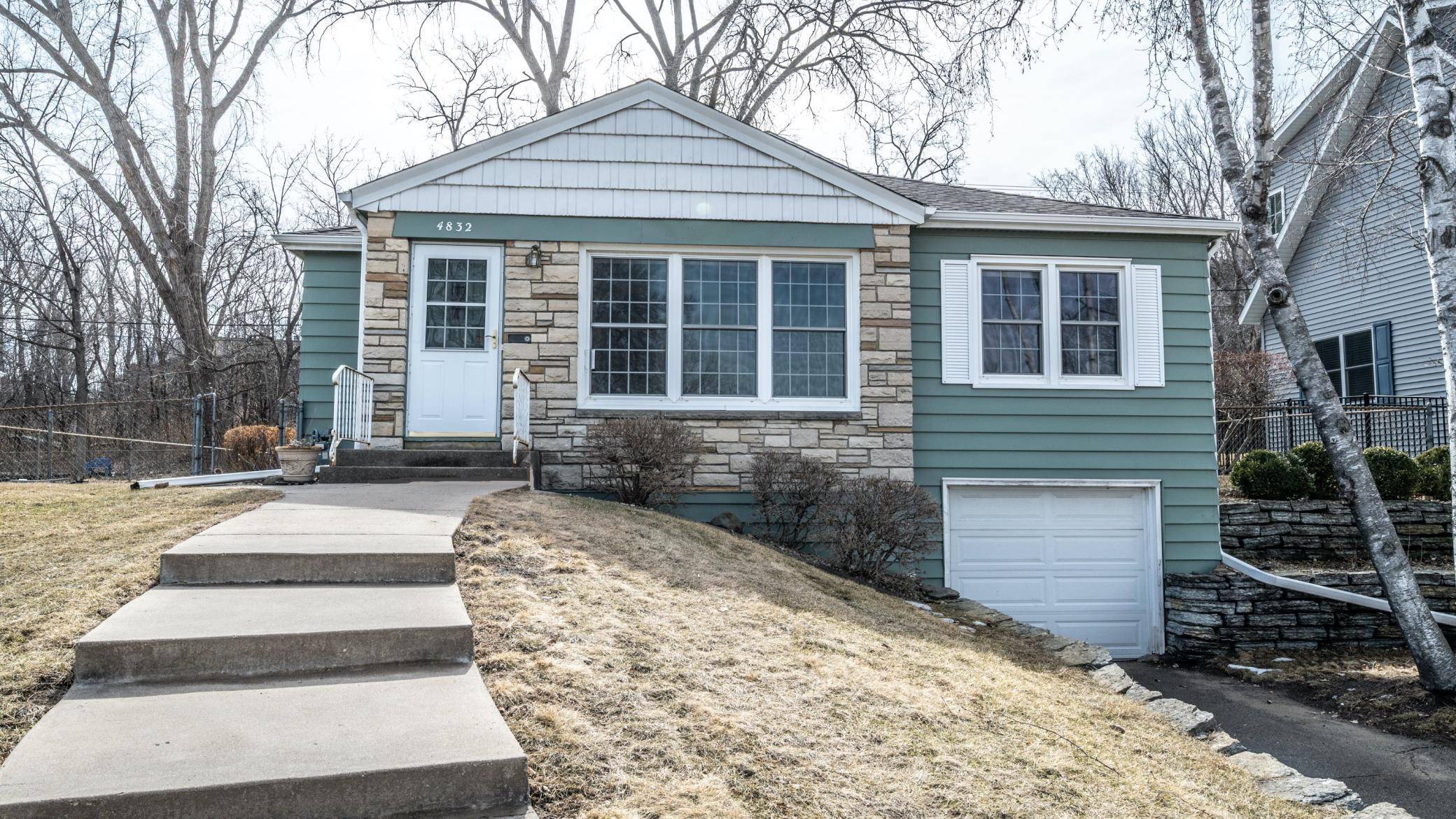 Edina, MN 55436,4832 Rutledge AVE