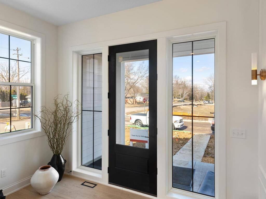 Eden Prairie, MN 55344,16783 S Manor RD