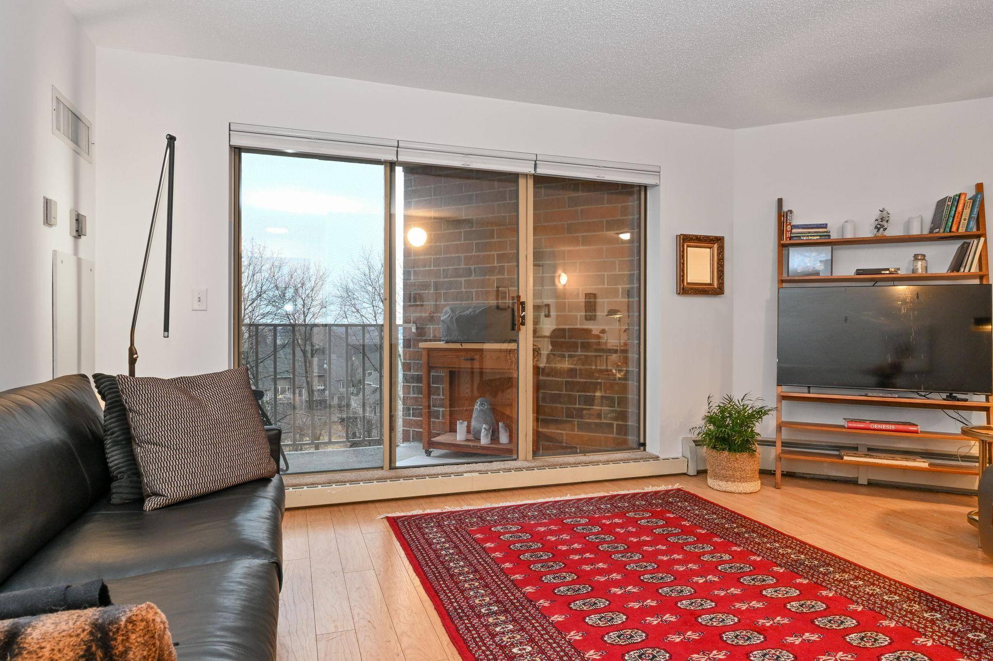 Minneapolis, MN 55408,1425 W 28th ST #406