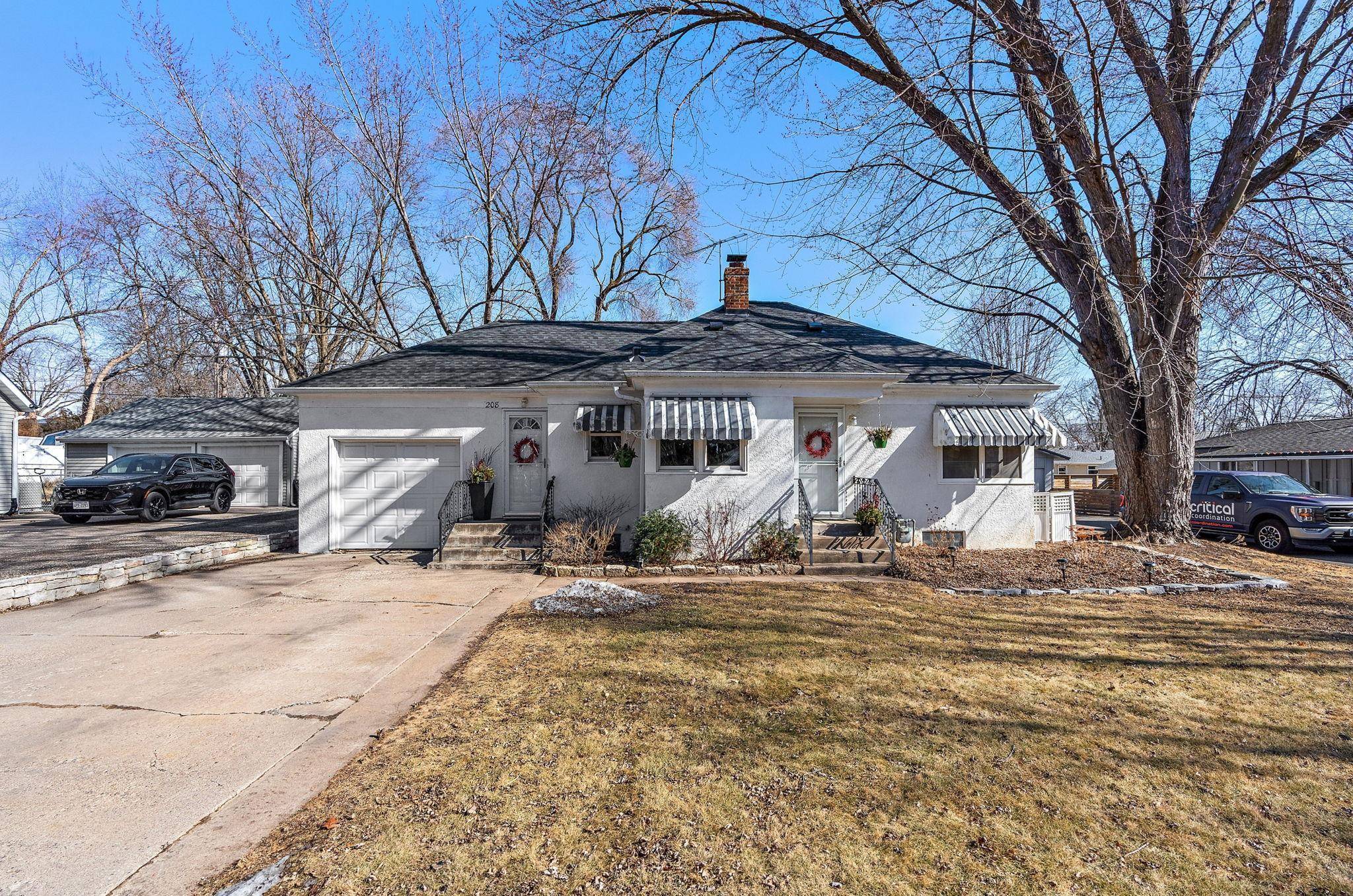 Hudson, WI 54016,208 11th ST S