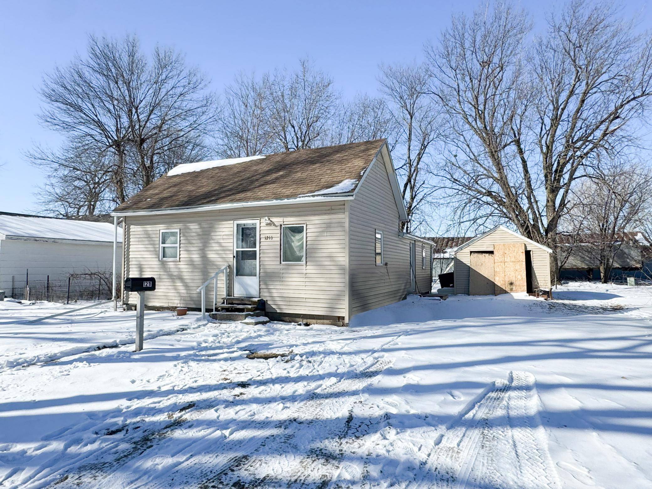 Worthington, MN 56187,1211 Virginia AVE