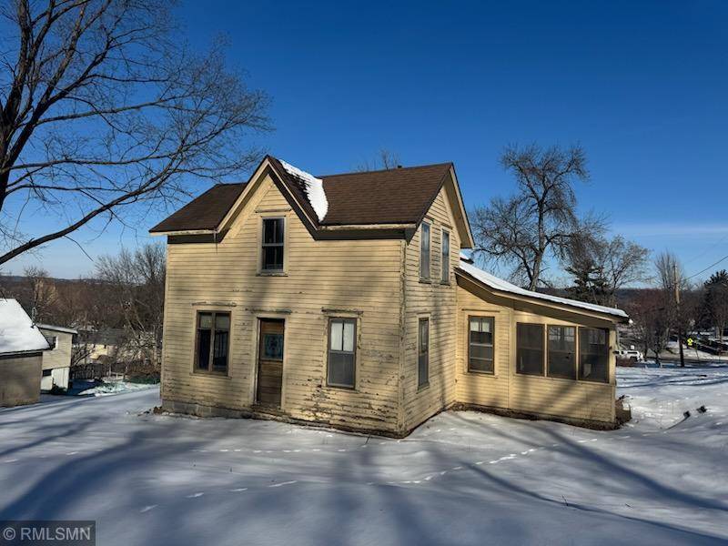 Cannon Falls, MN 55009,100 Park ST W