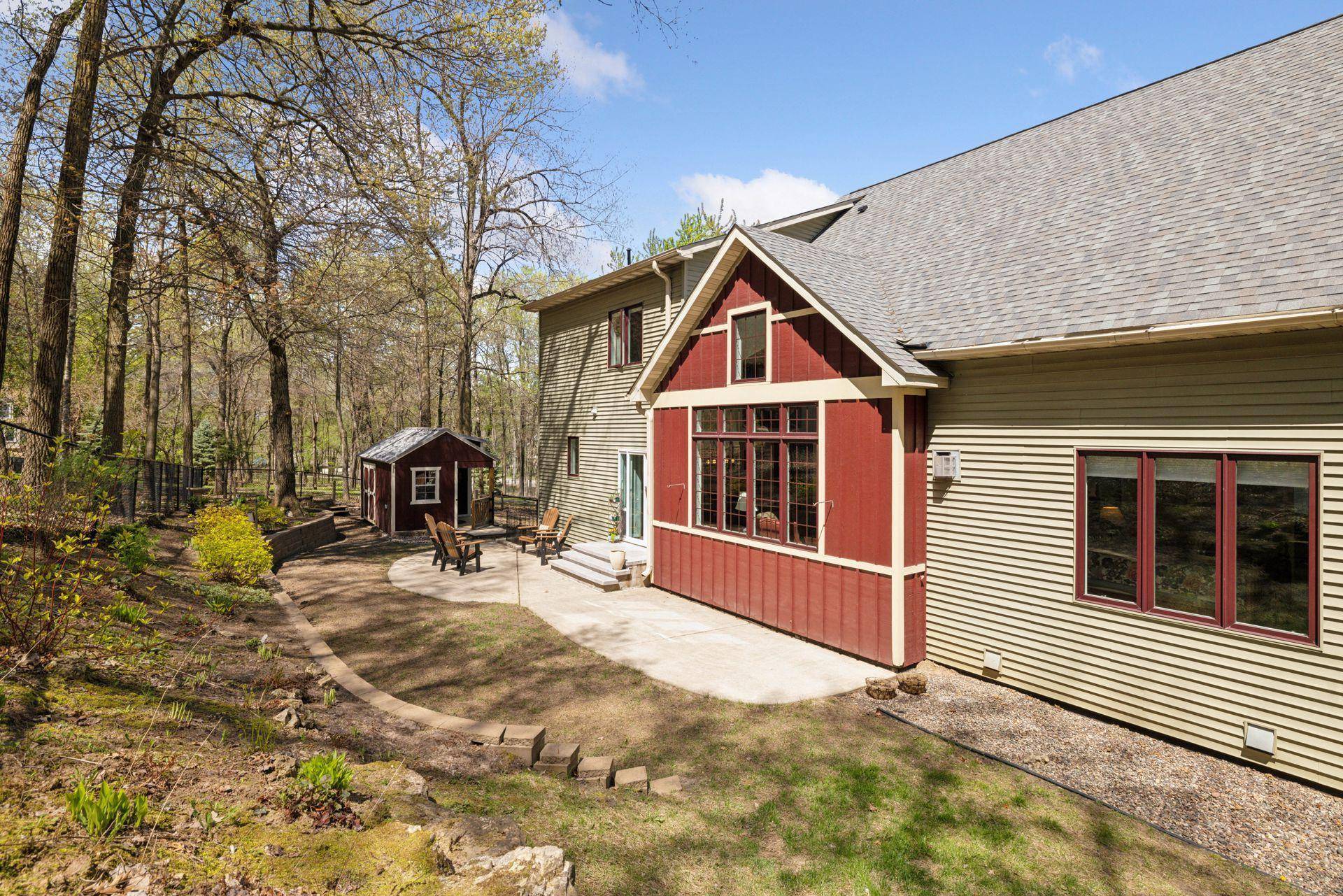 Red Wing, MN 55066,1067 Pioneer RD