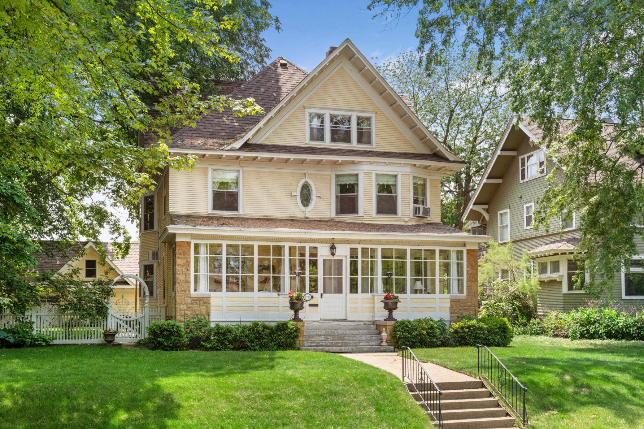 Saint Paul, MN 55105,1726 Summit AVE