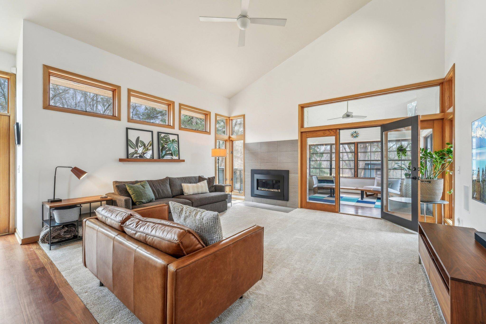 Plymouth, MN 55447,925 Ithaca LN N
