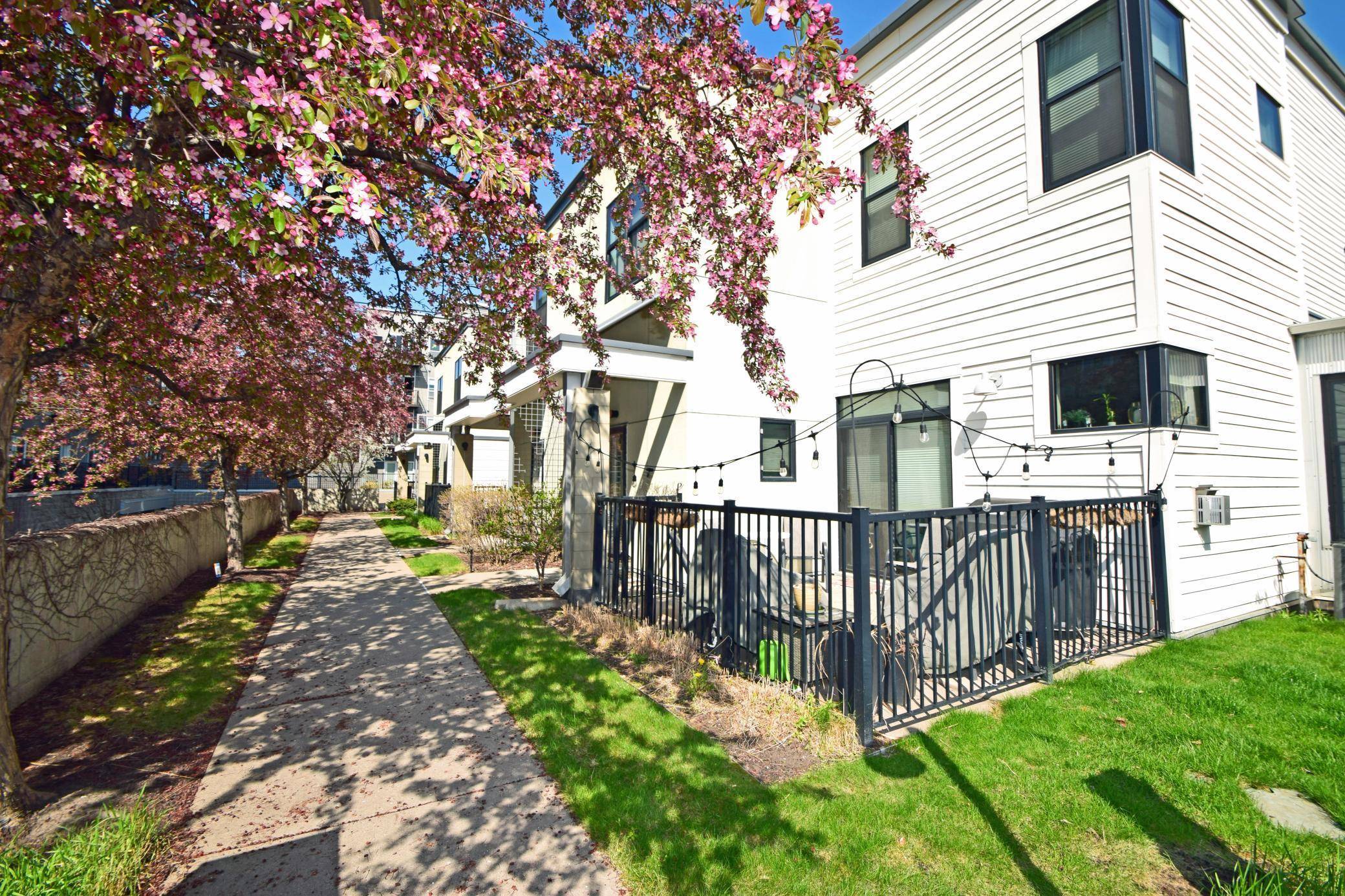 Minneapolis, MN 55408,2828 Aldrich AVE S #103