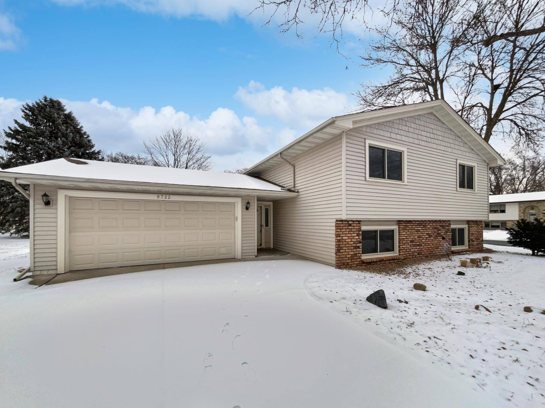 Maple Grove, MN 55369,9722 Union Terrace LN N