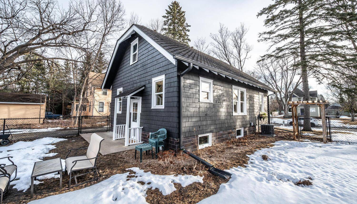 Northfield, MN 55057,910 College ST