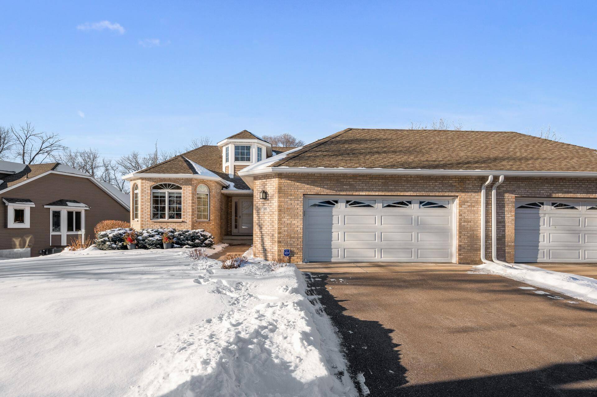 Roseville, MN 55113,593 Terrace Courte