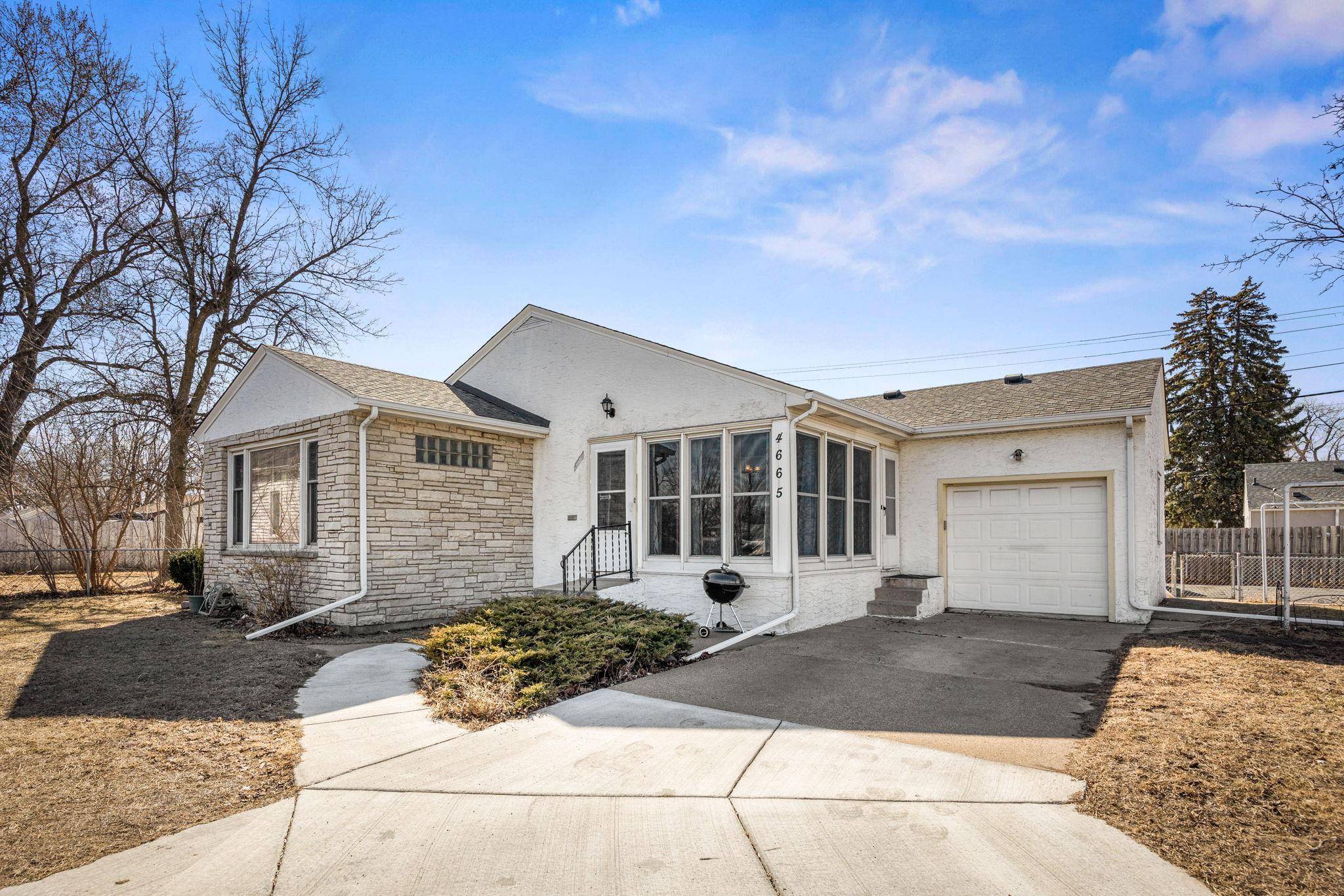 Minneapolis, MN 55412,4665 Osseo RD