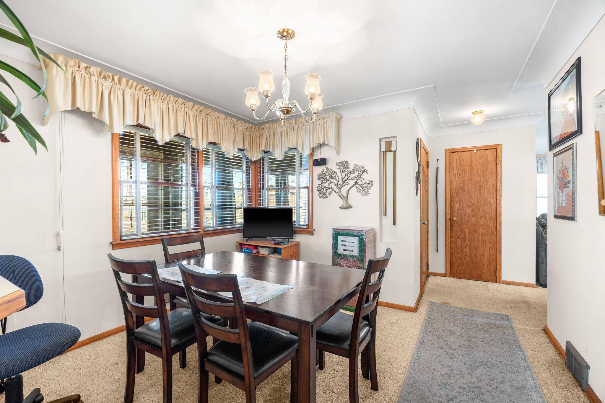 Minneapolis, MN 55412,4665 Osseo RD