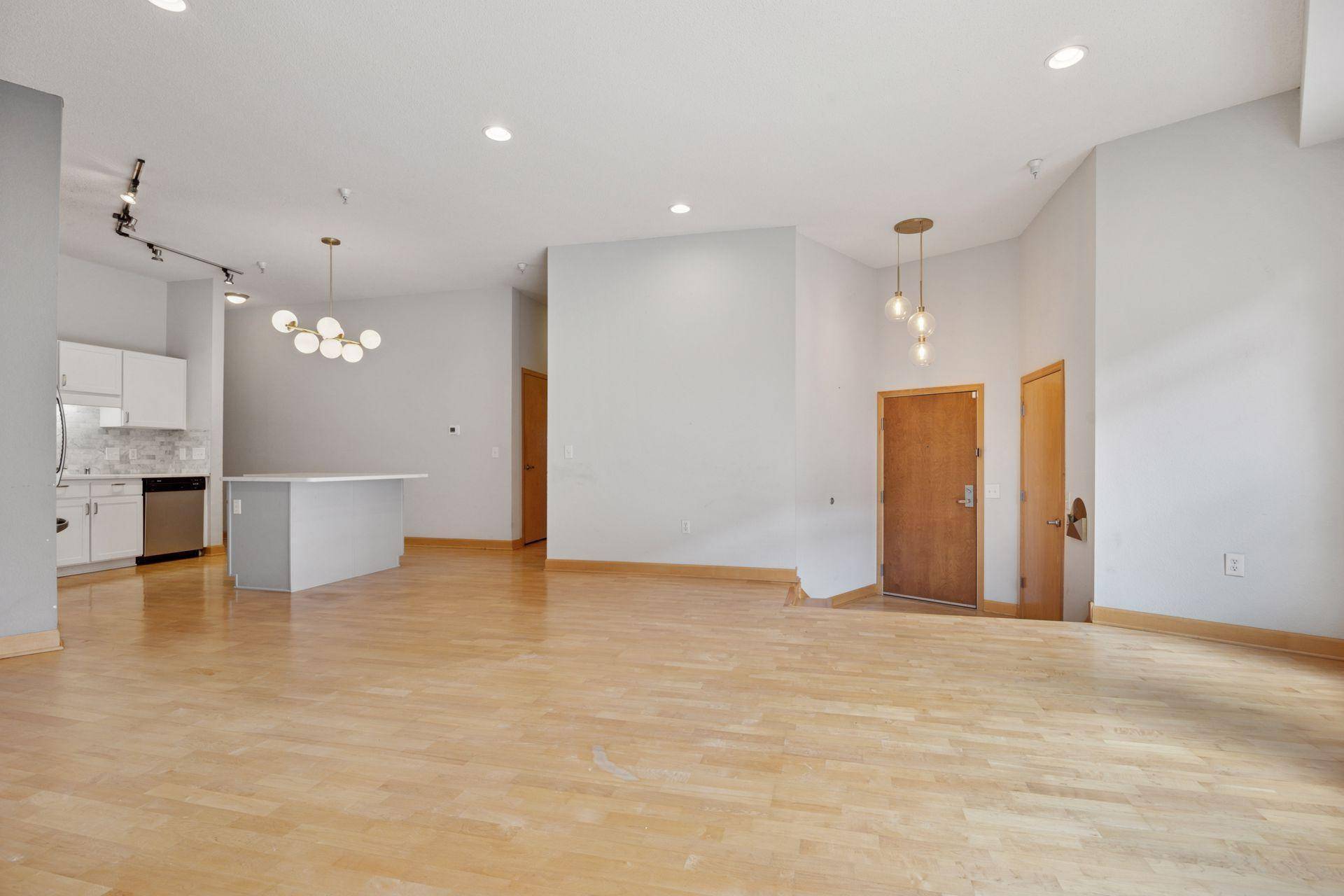 Minneapolis, MN 55404,308 E 18th ST #101