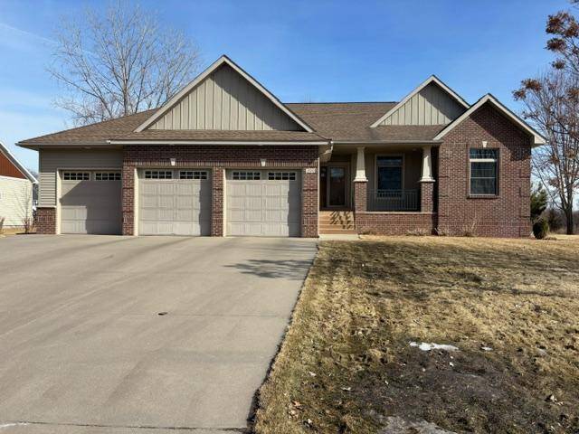 Sartell, MN 56377,700 16th AVE N