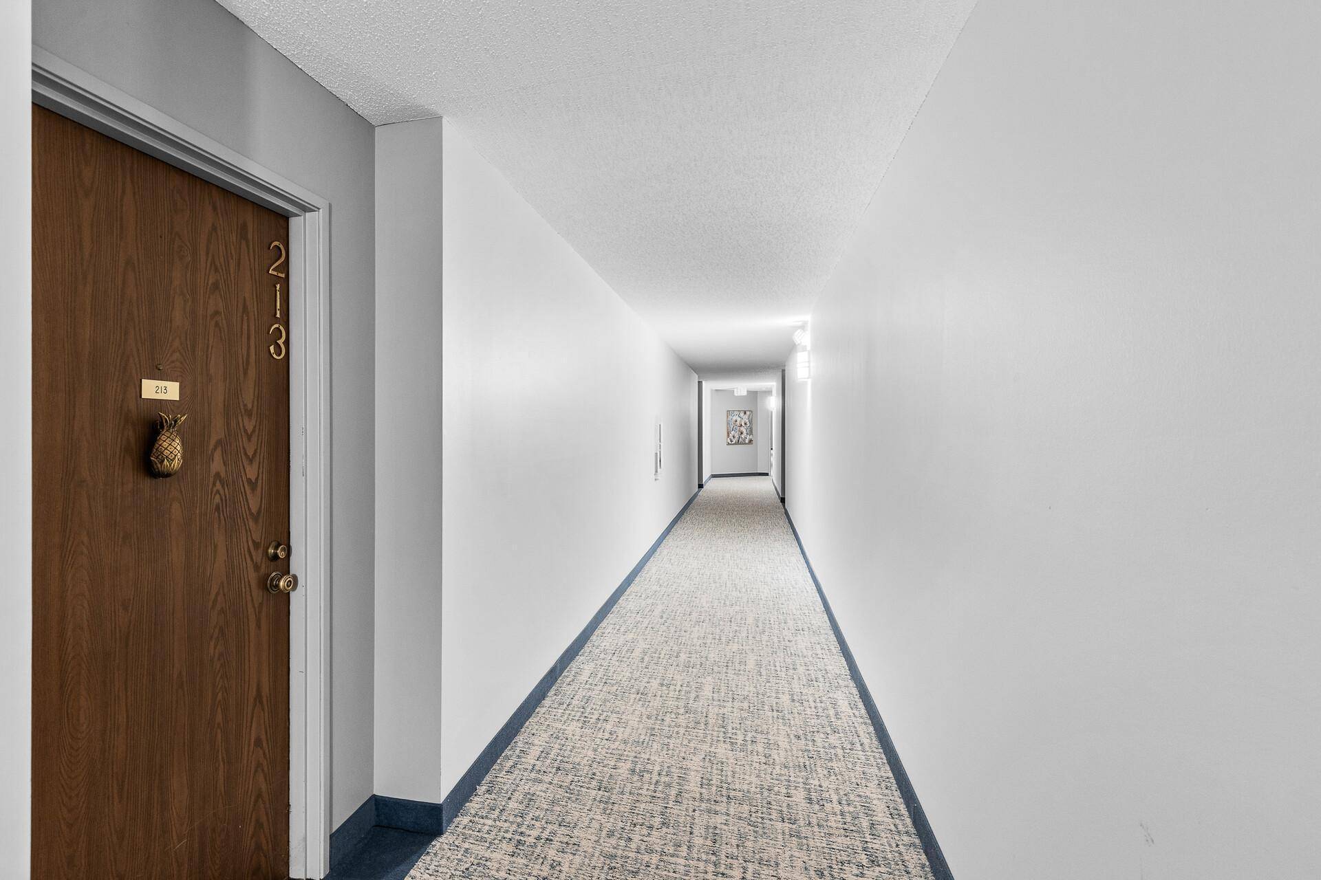 Minnetonka, MN 55343,5697 Green Circle DR #213