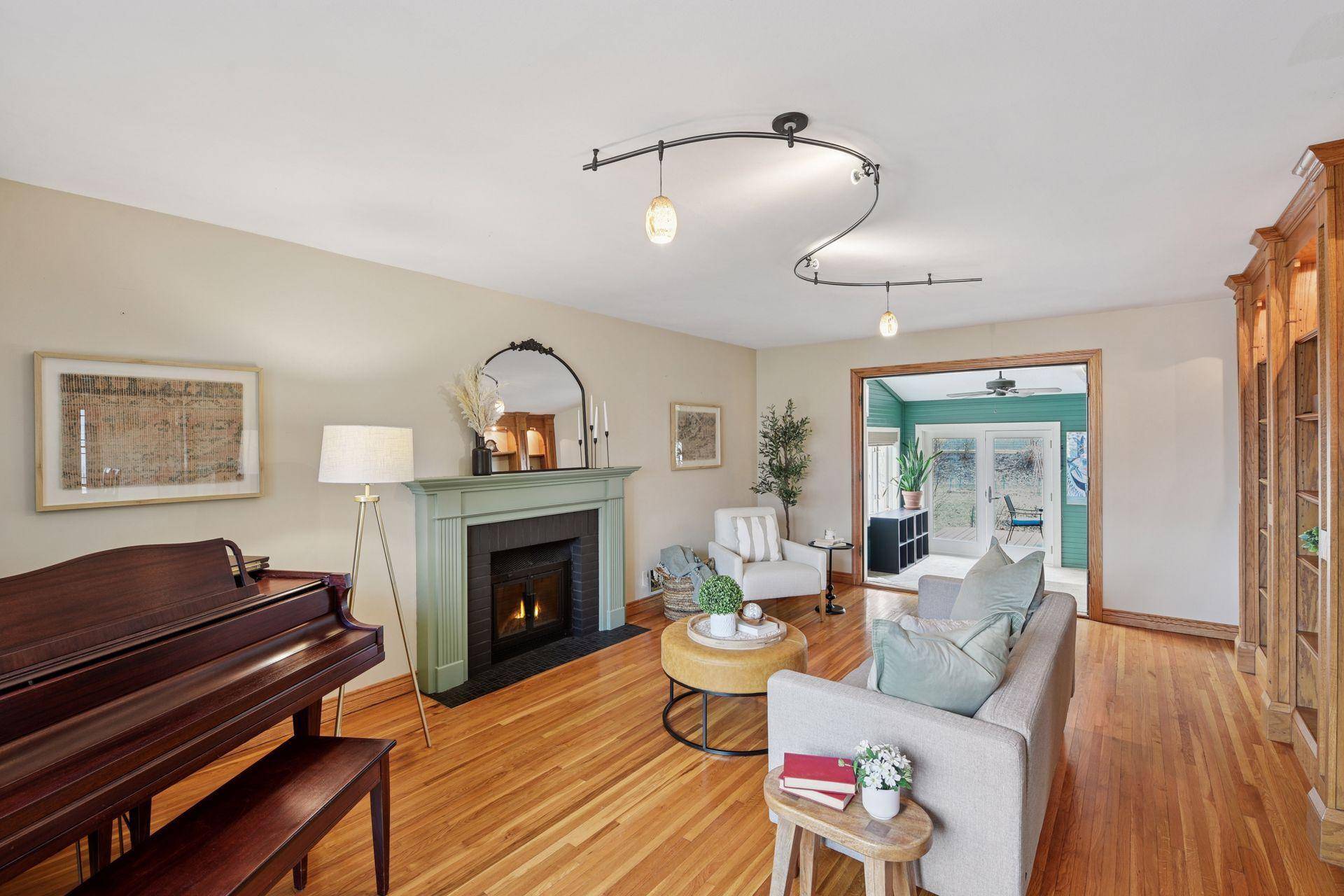 Minnetonka, MN 55305,13111 Melody LN