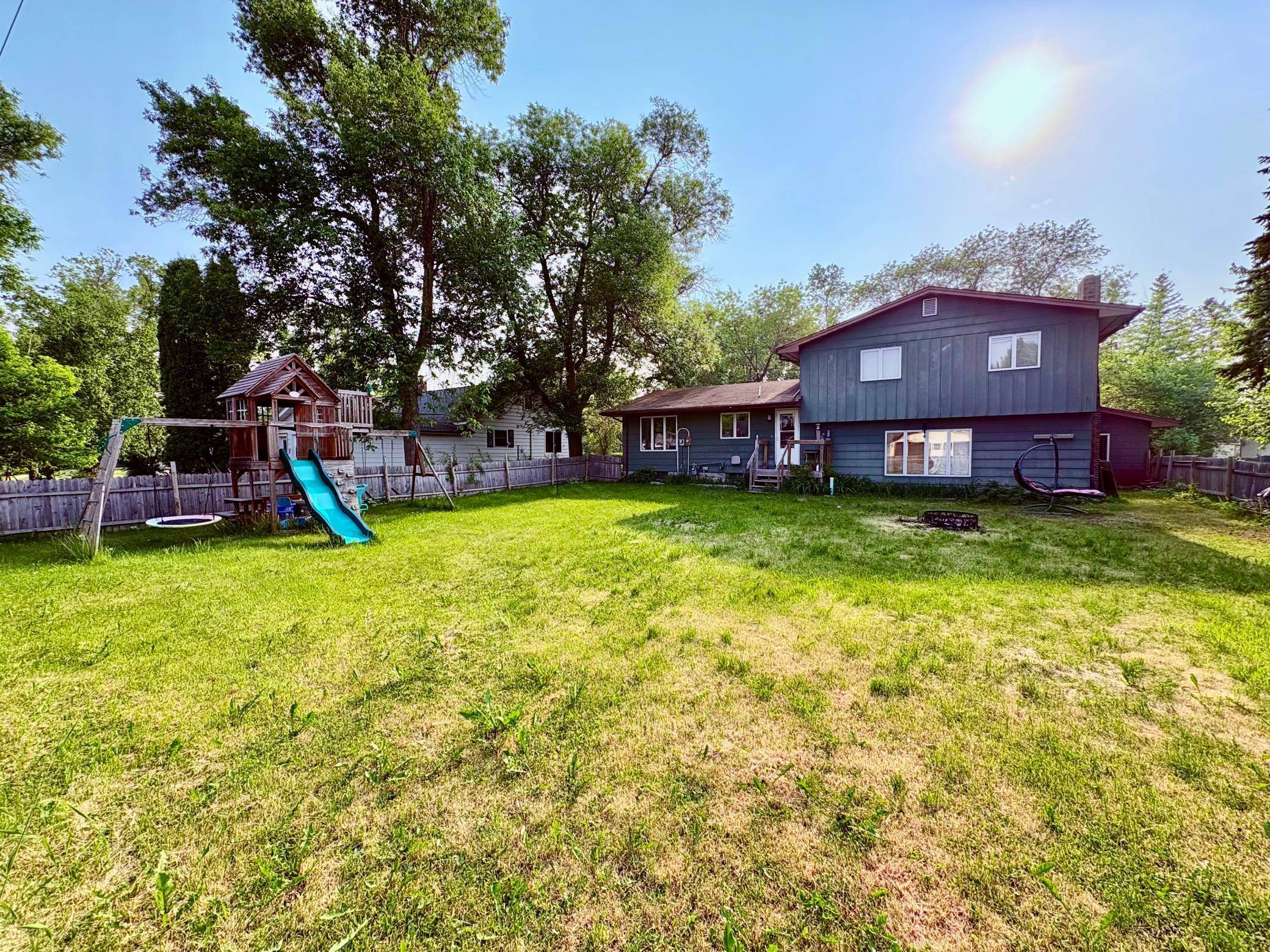 Baudette, MN 56623,410 1st AVE SE