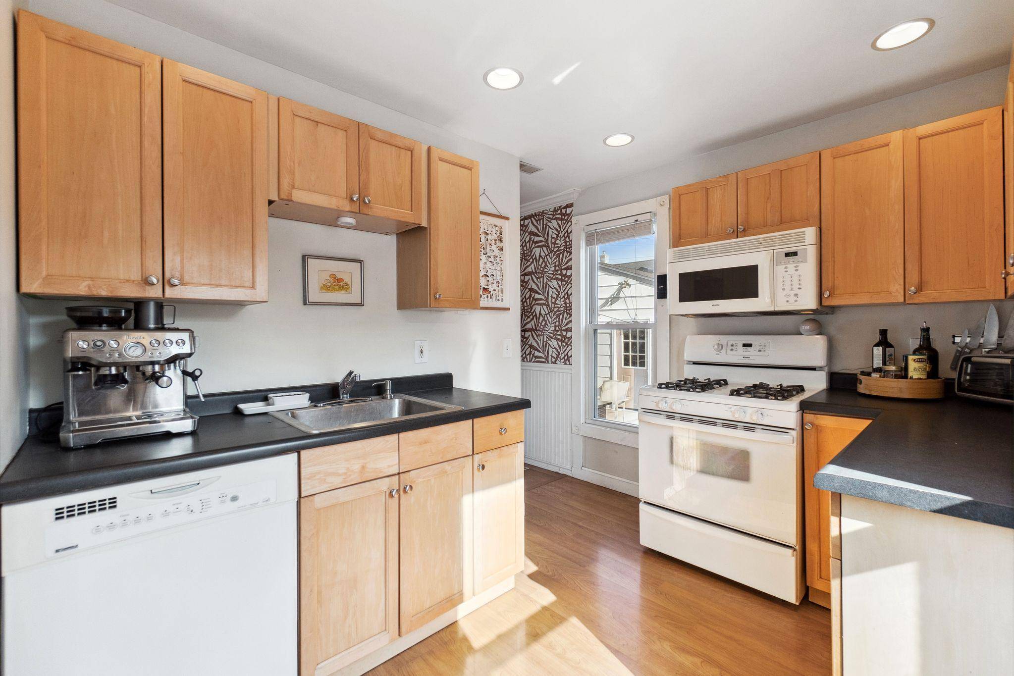 Minneapolis, MN 55407,1508 E 38th ST
