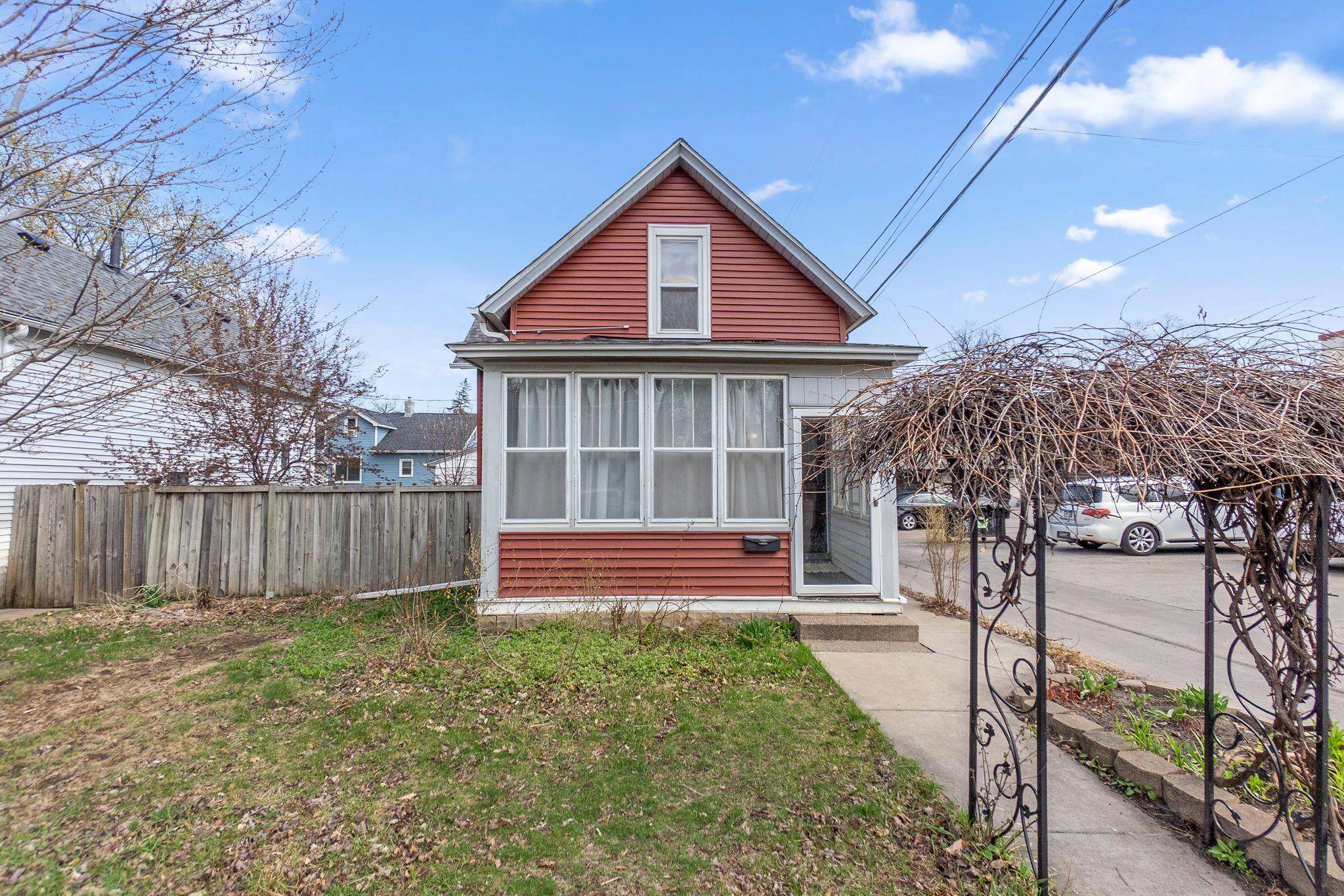 Minneapolis, MN 55407,1508 E 38th ST