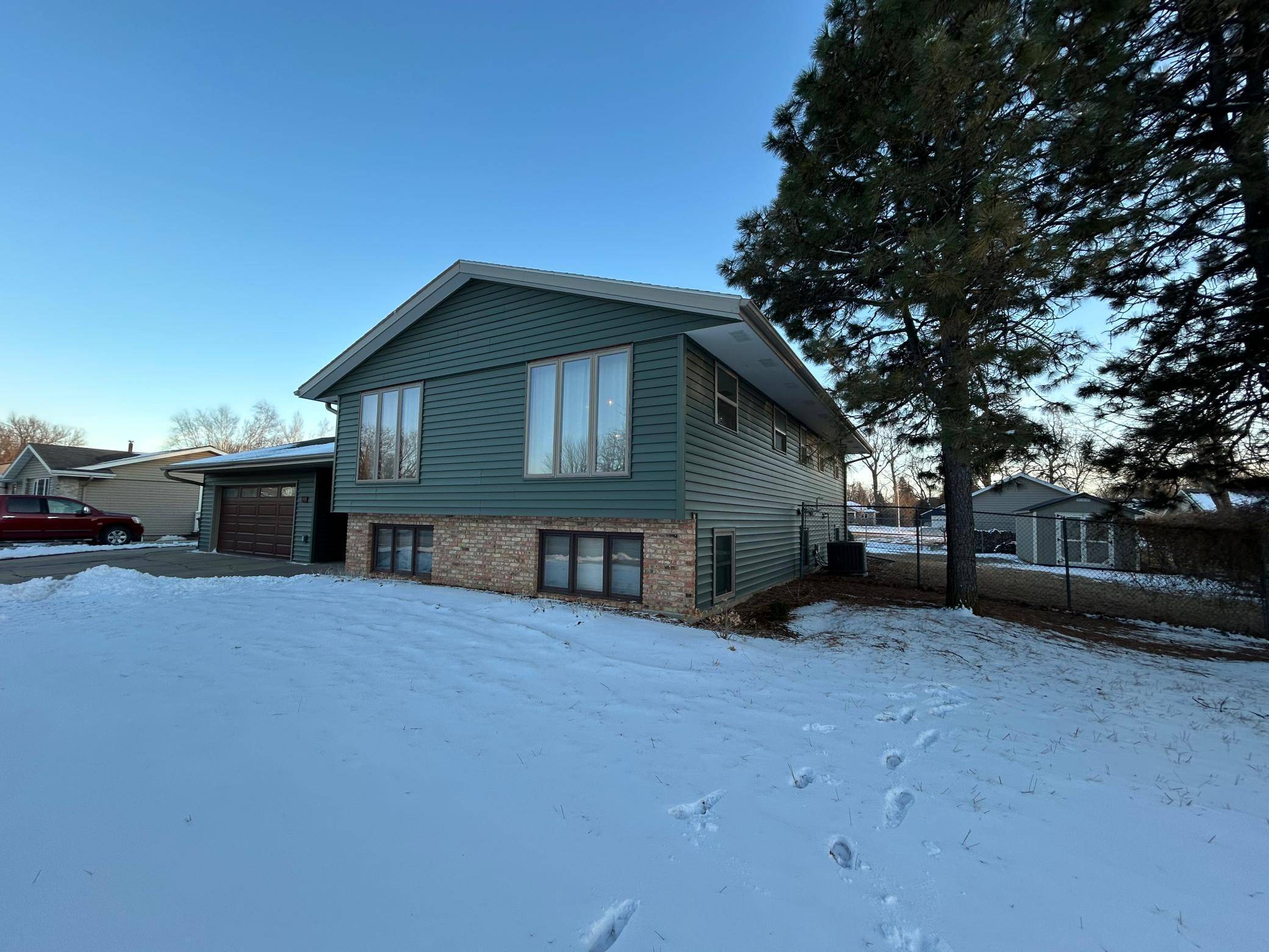 Worthington, MN 56187,1949 Summit AVE