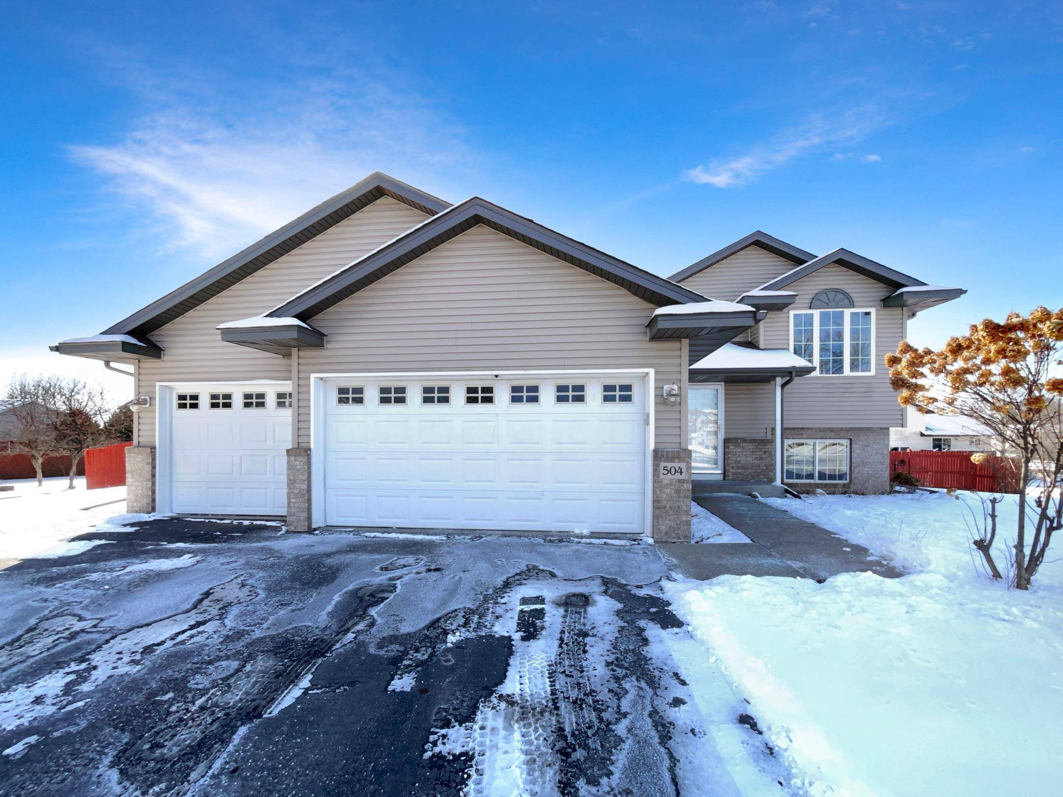 Montrose, MN 55363,504 Emerson CT