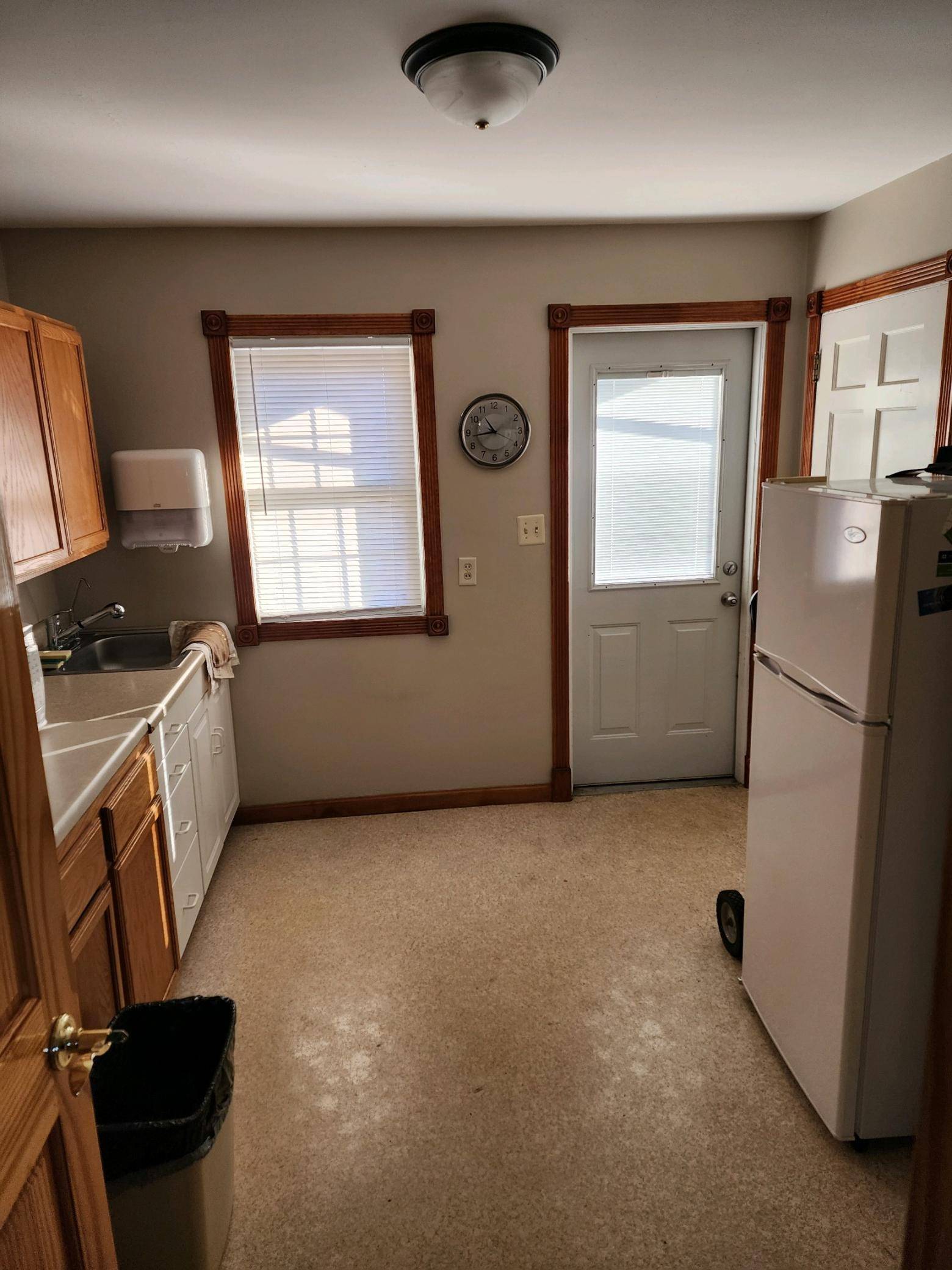 Alexandria Twp, MN 56308,909 Broadway ST