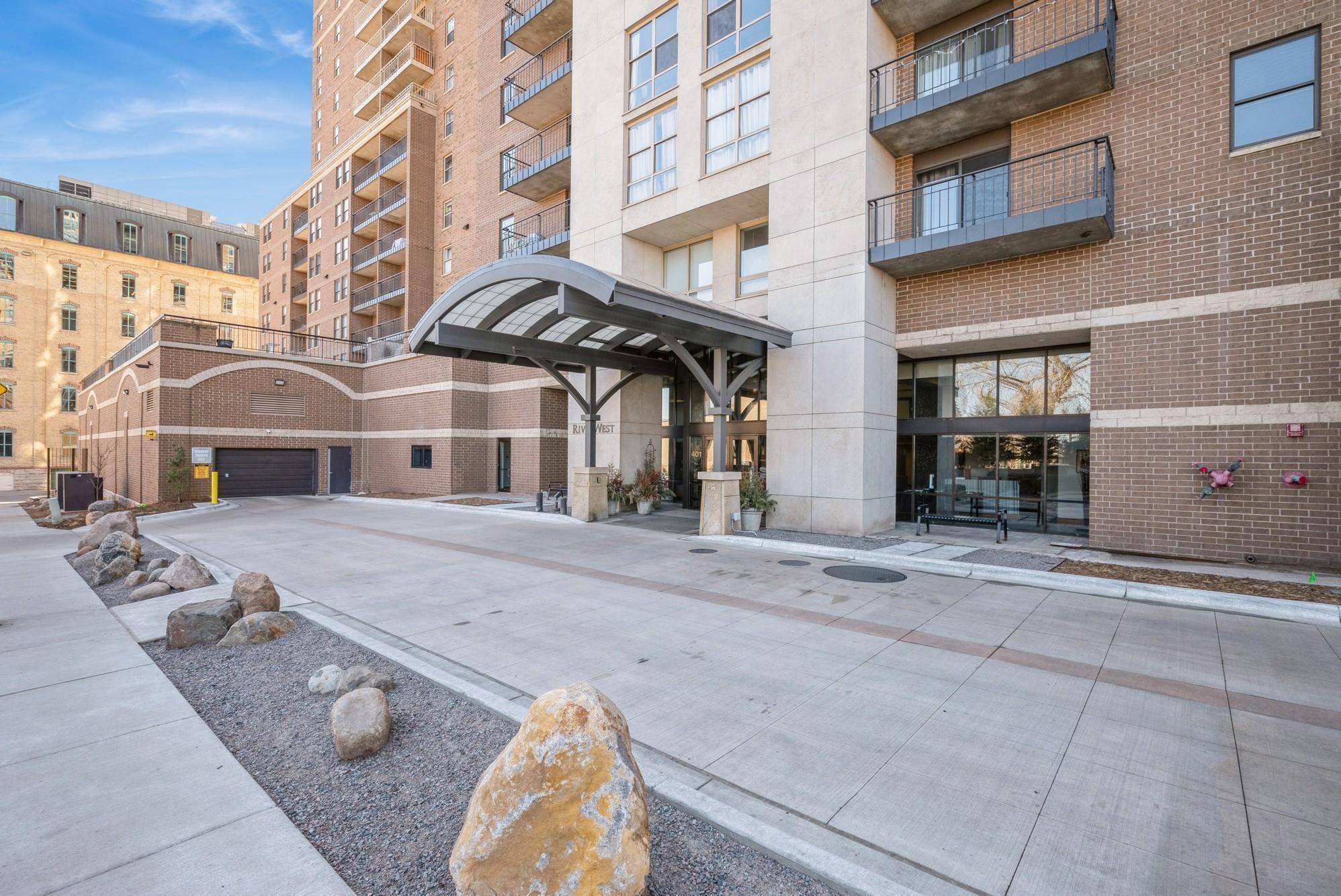 Minneapolis, MN 55401,401 S 1st ST #1820