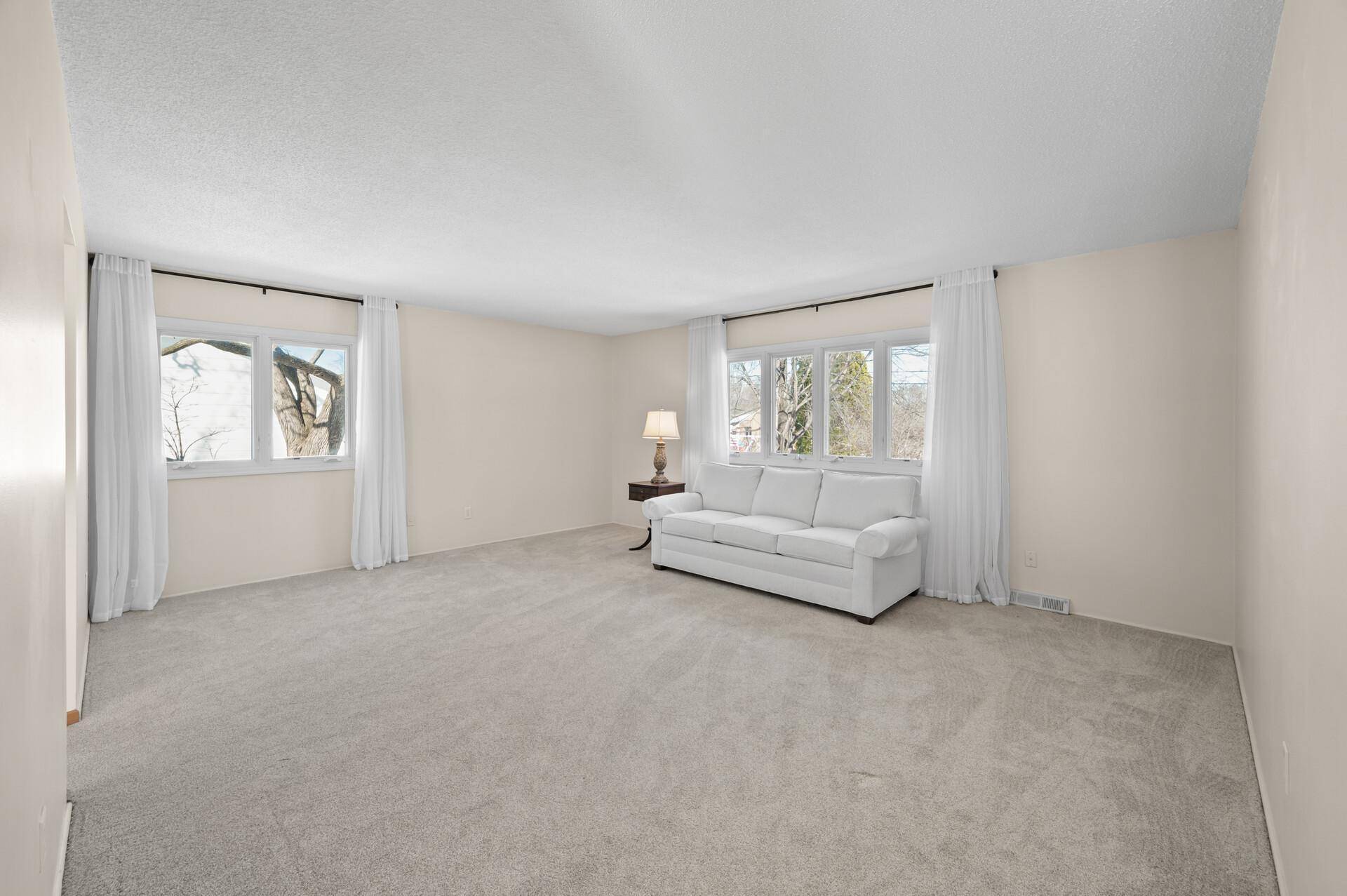 Brooklyn Park, MN 55444,7840 Sugarloaf TRL
