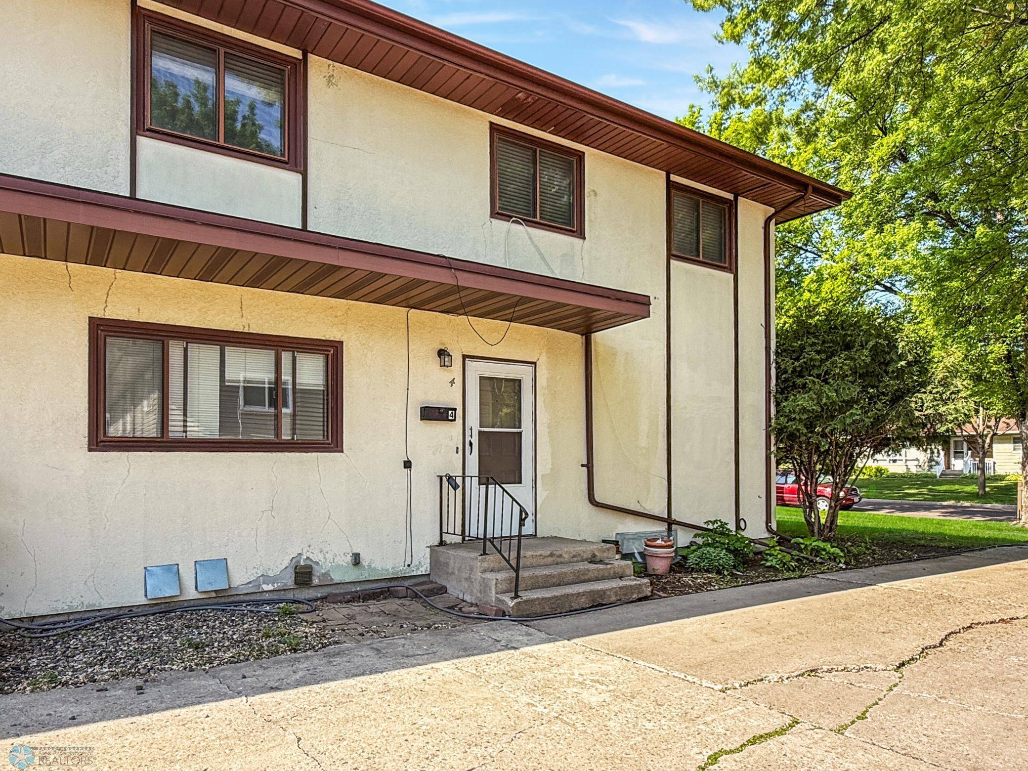 Fargo, ND 58102,2815 9th ST N #B4