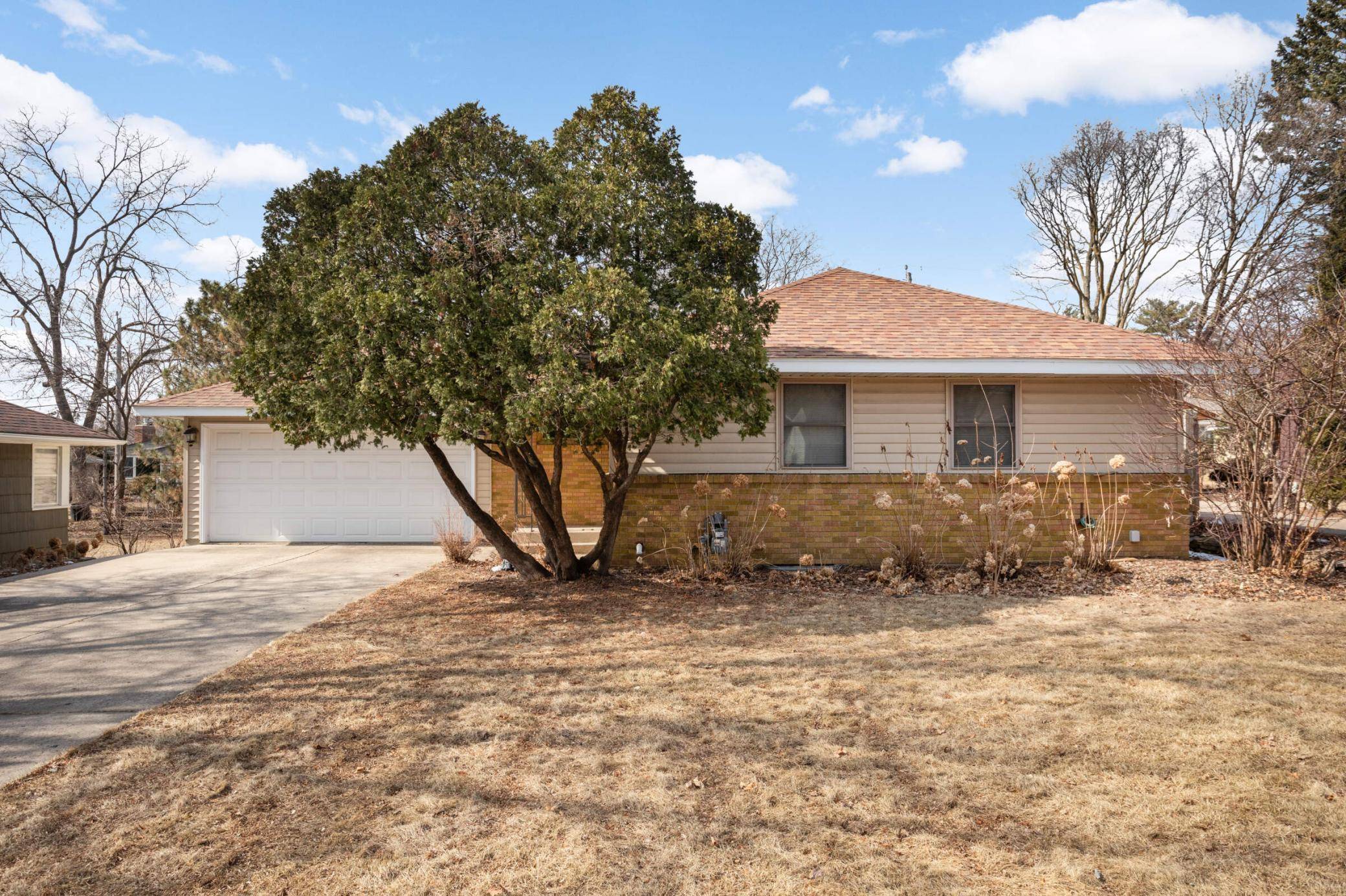Hopkins, MN 55343,618 Park Valley DR W