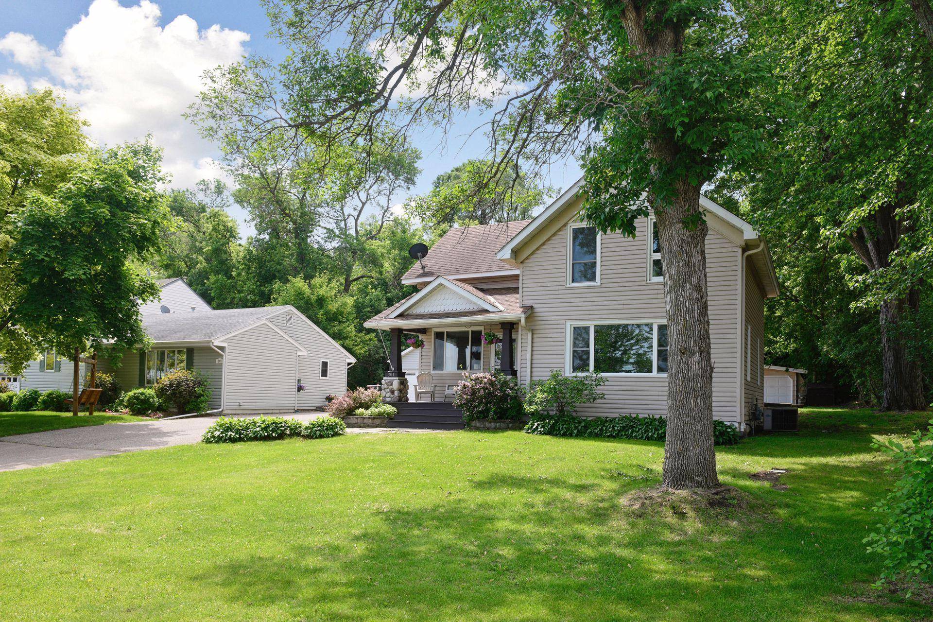 Waconia, MN 55387,301 E Lake ST