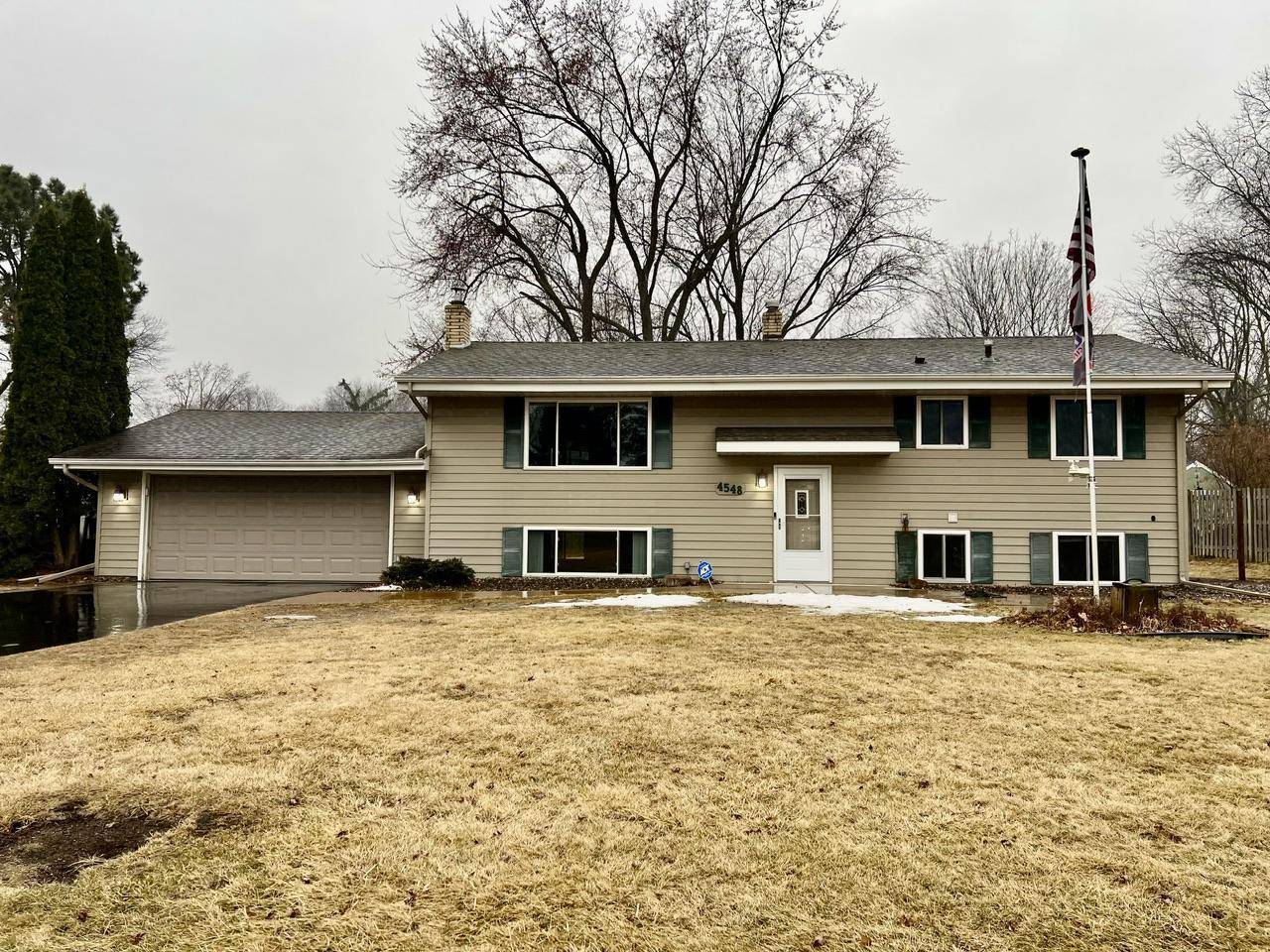 Vadnais Heights, MN 55127,4548 Oak Leaf DR