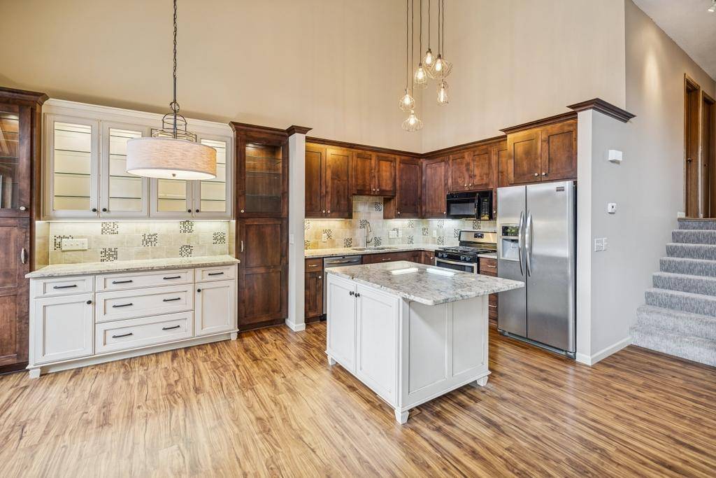 Burnsville, MN 55337,12532 Parkwood DR