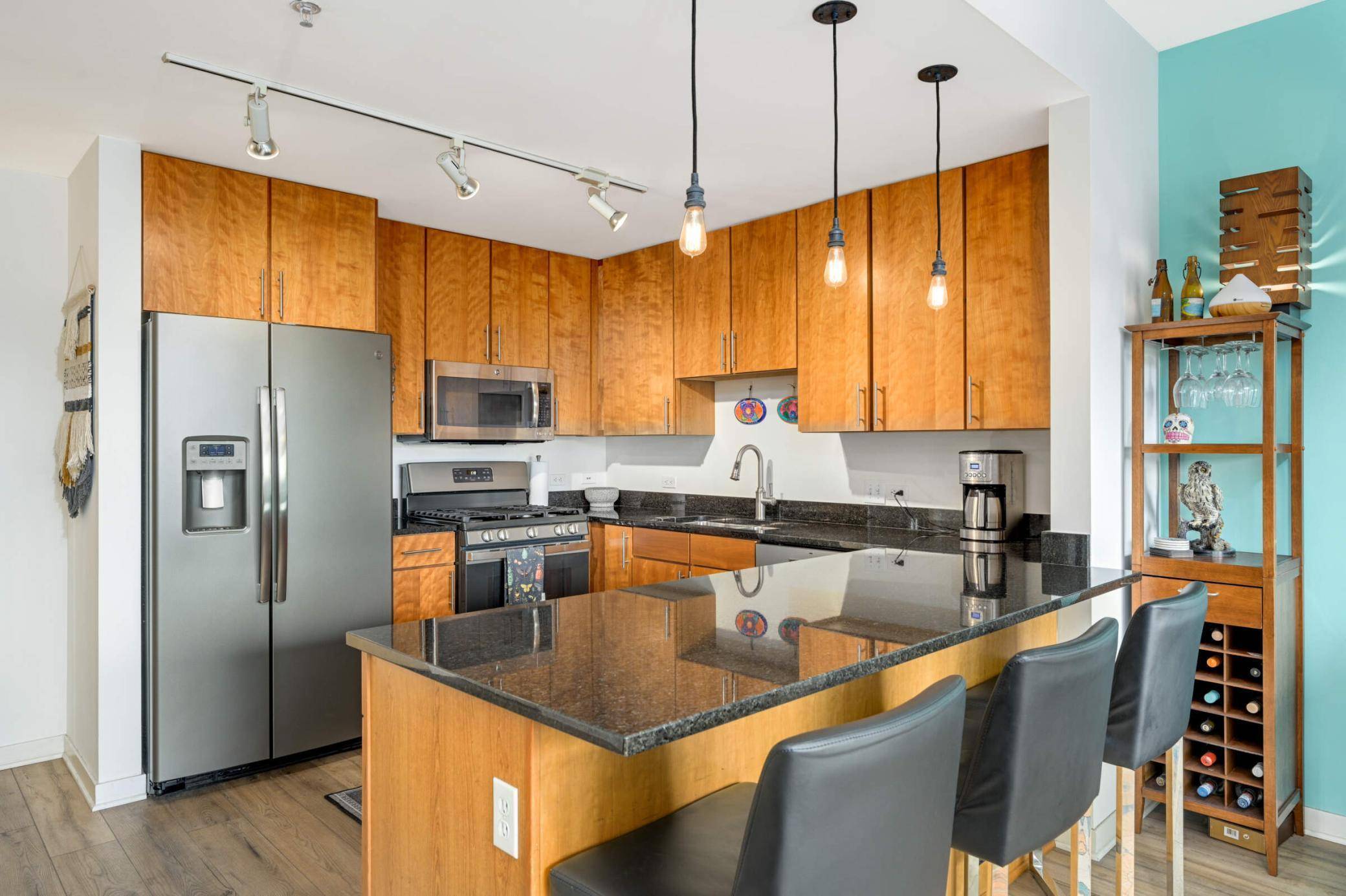 Minneapolis, MN 55404,929 Portland AVE #309