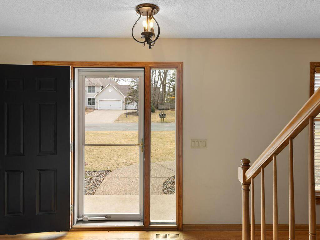 Shorewood, MN 55331,26190 Oak Leaf TRL