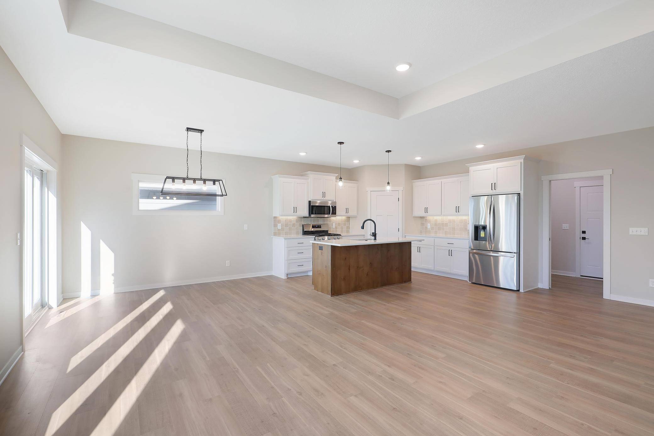 Maple Grove, MN 55369,13799 102nd CT N