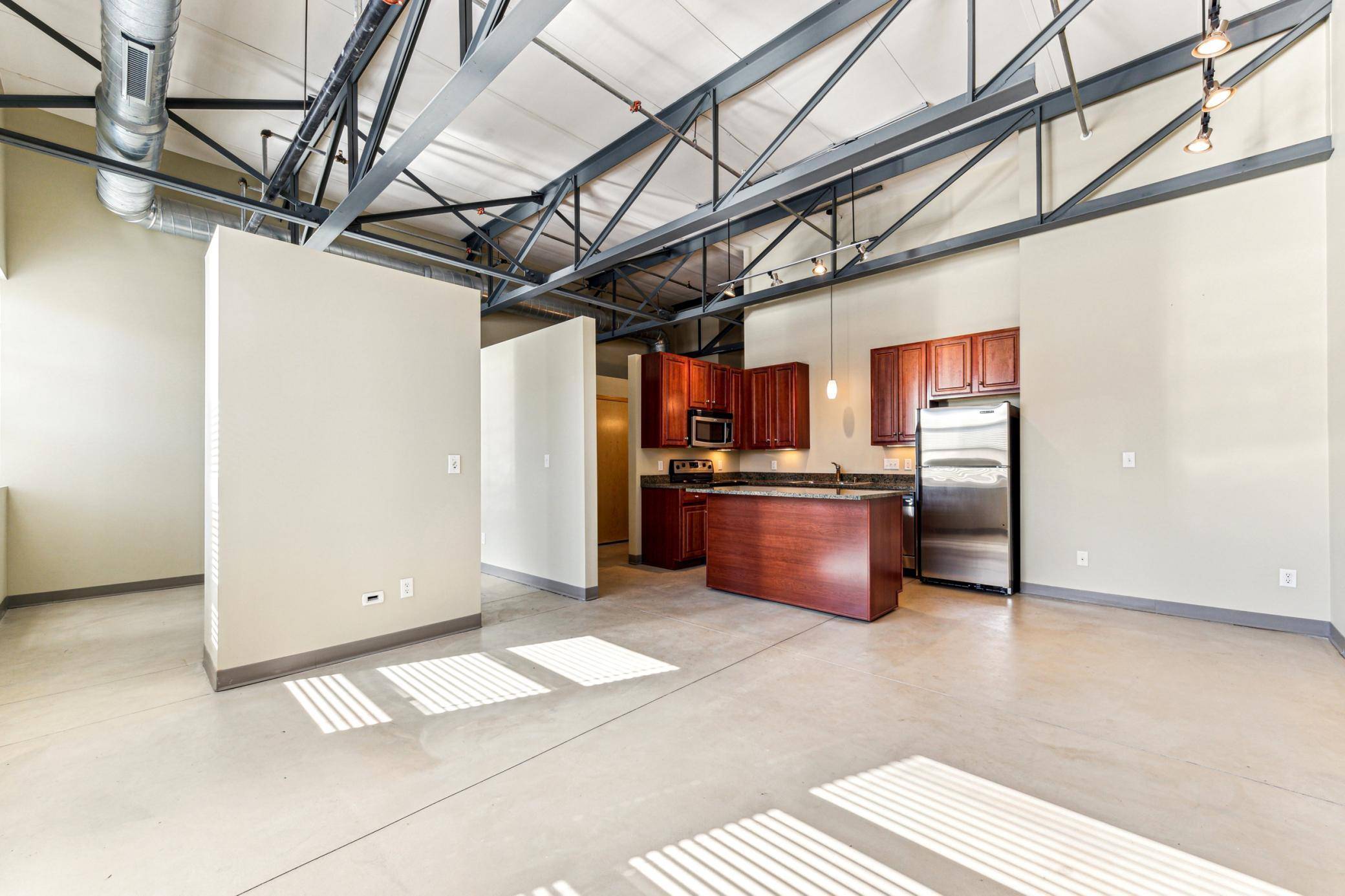 Minneapolis, MN 55404,111 E Franklin AVE #305