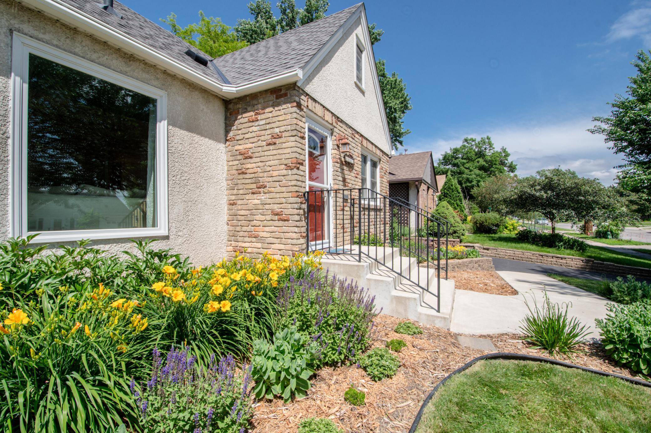 Saint Paul, MN 55108,1137 Montana AVE W