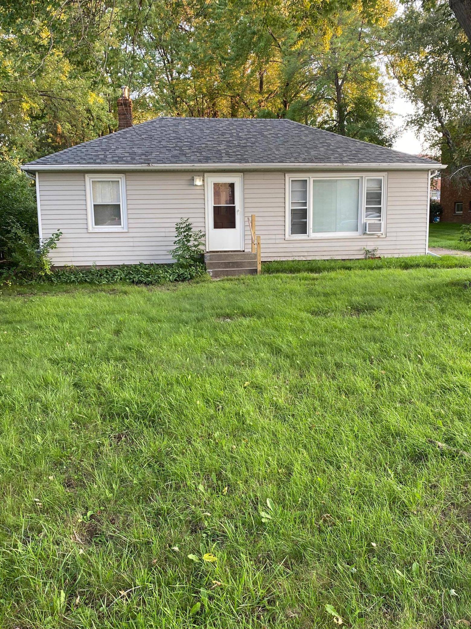 Roseville, MN 55113,1624 County Road B W