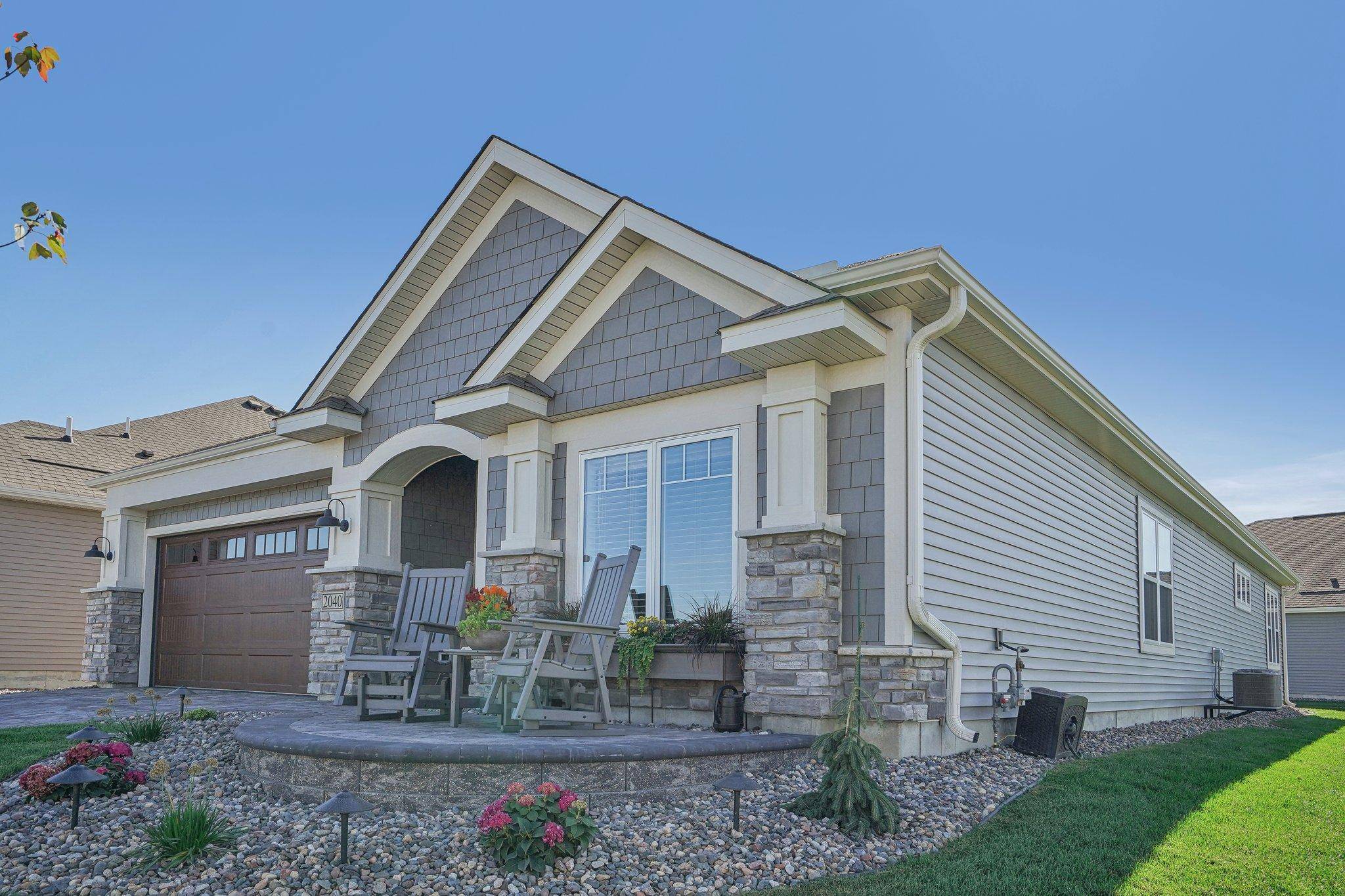 Waconia, MN 55387,2040 Oakpointe DR