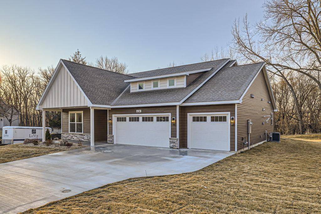 Chaska, MN 55318,634 E 6th ST