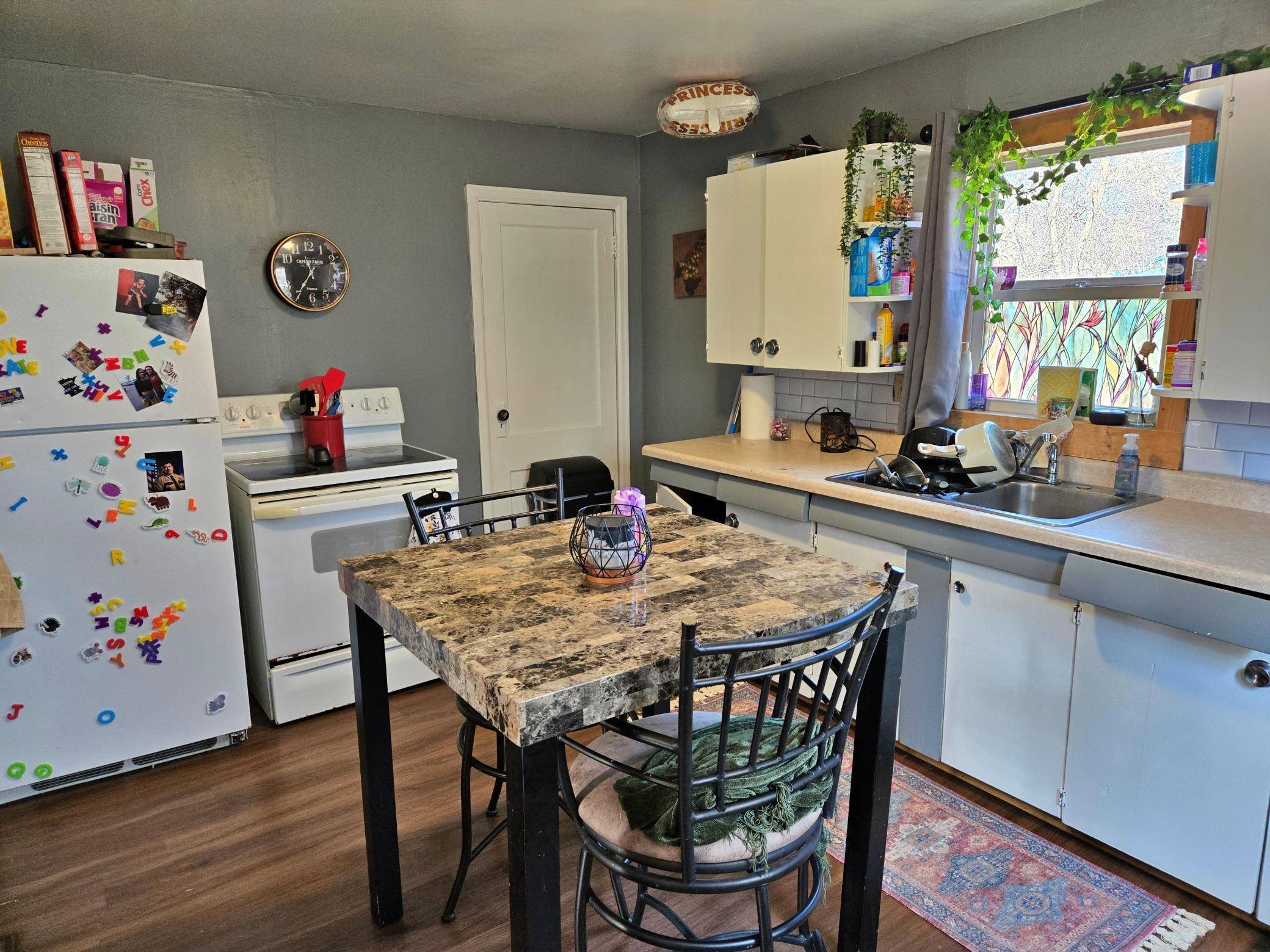 Park Rapids, MN 56470,611 4th ST W