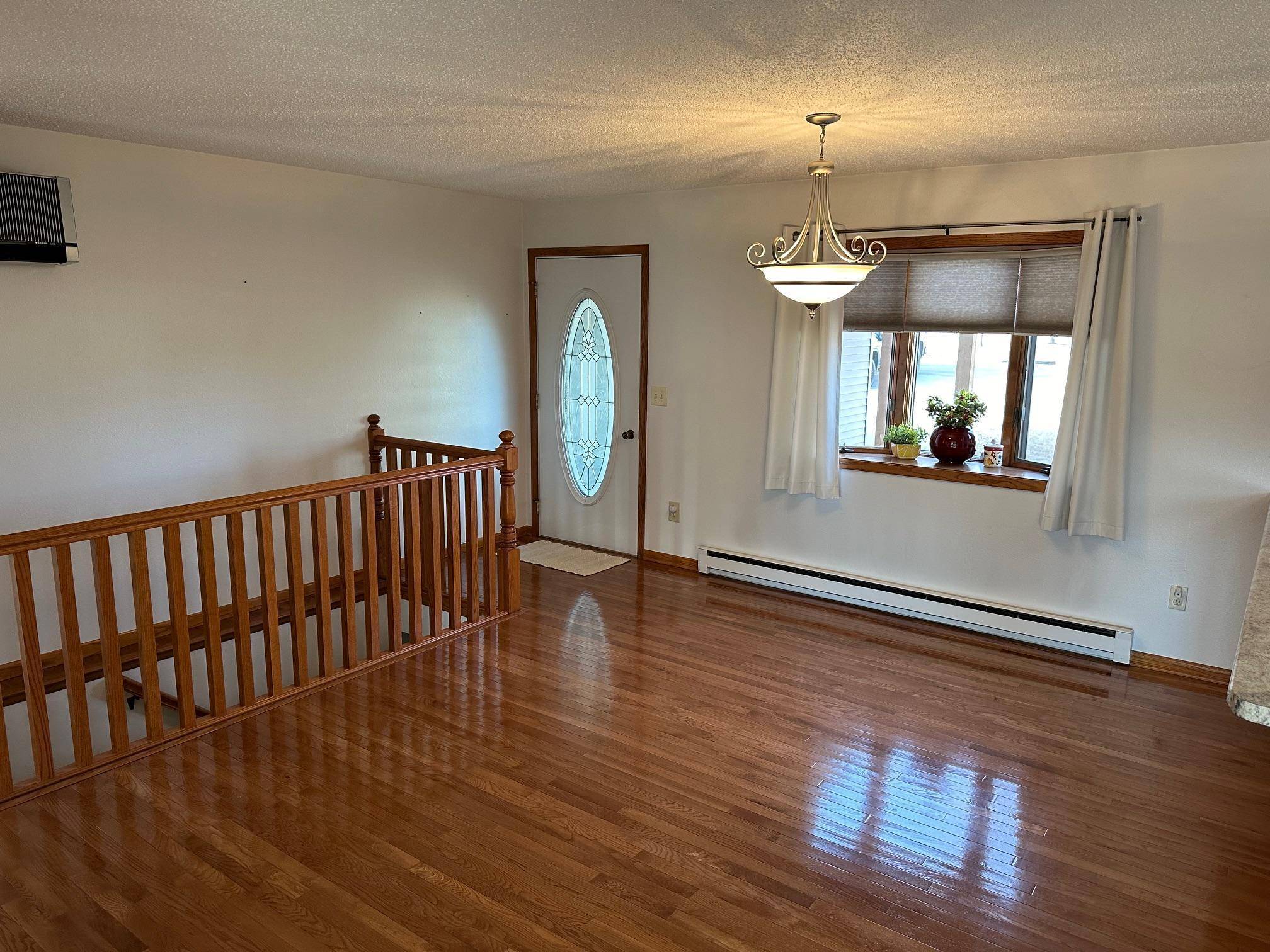 Melrose, MN 56352,814 Country Club DR SW