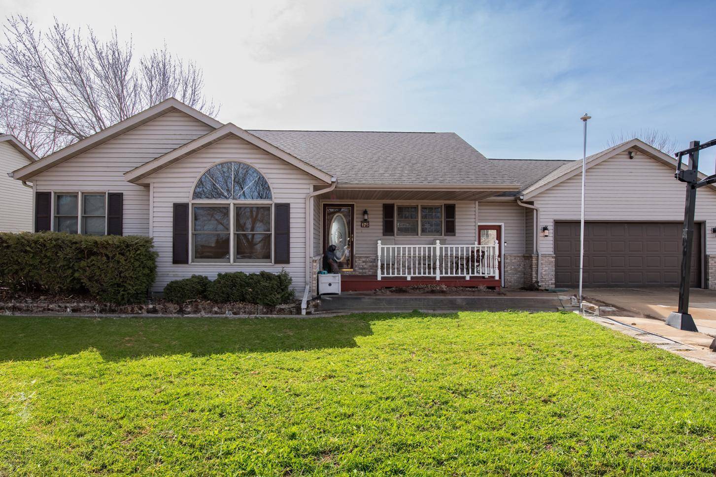Lewiston, MN 55952,175 Nicholas DR