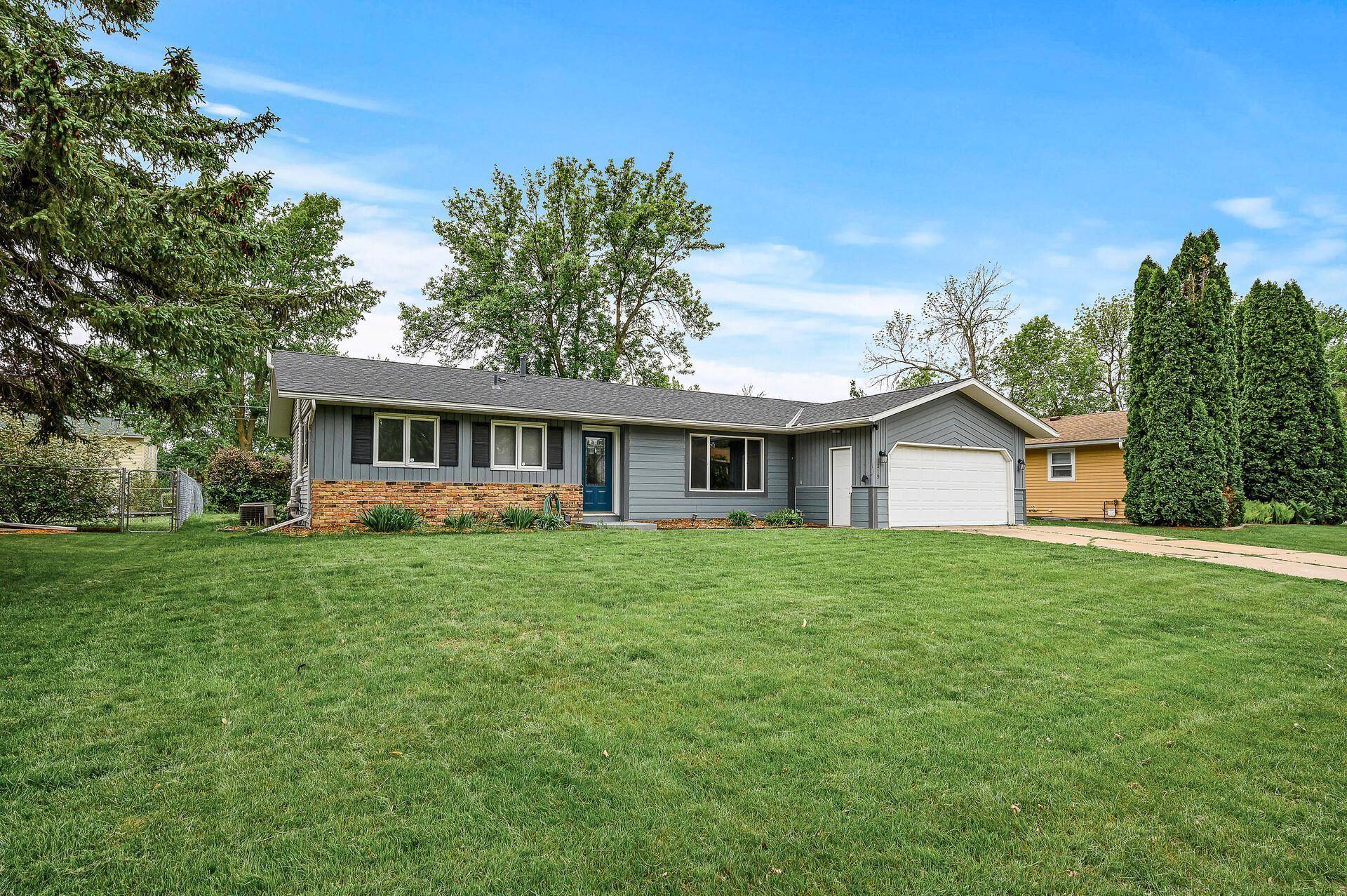 Hastings, MN 55033,1319 21st ST W
