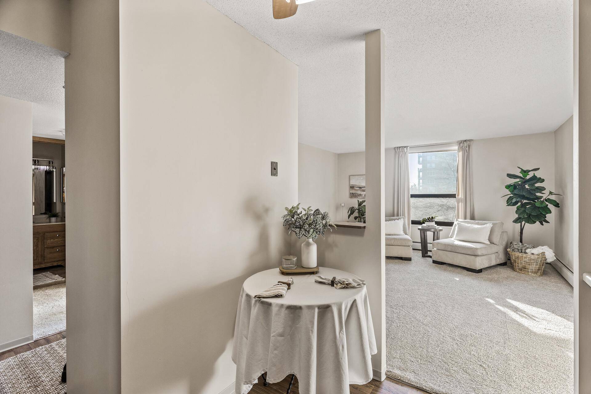 Richfield, MN 55423,6615 Lake Shore DR S #515
